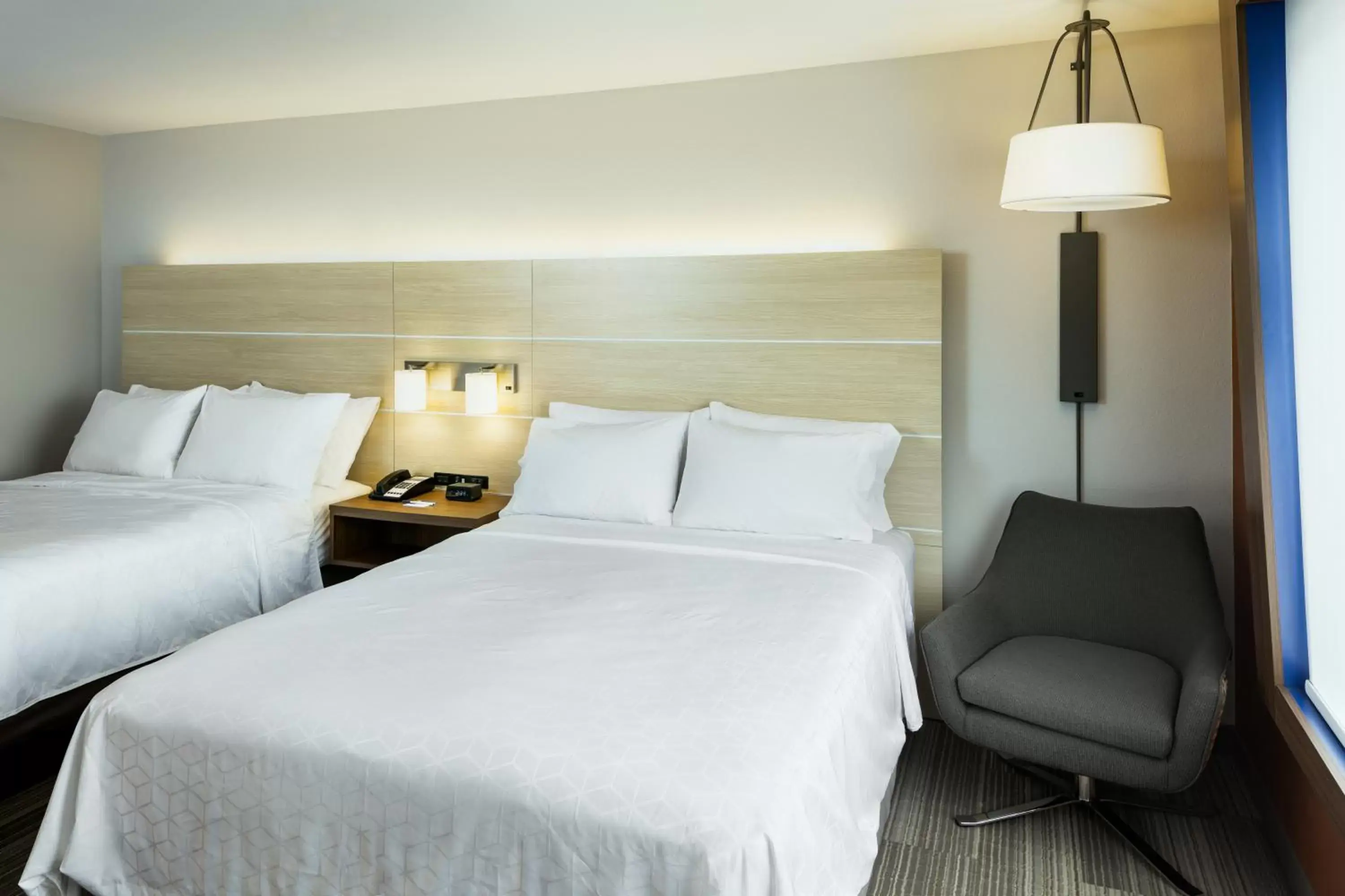 Bed in Holiday Inn Express & Suites - Medford, an IHG Hotel