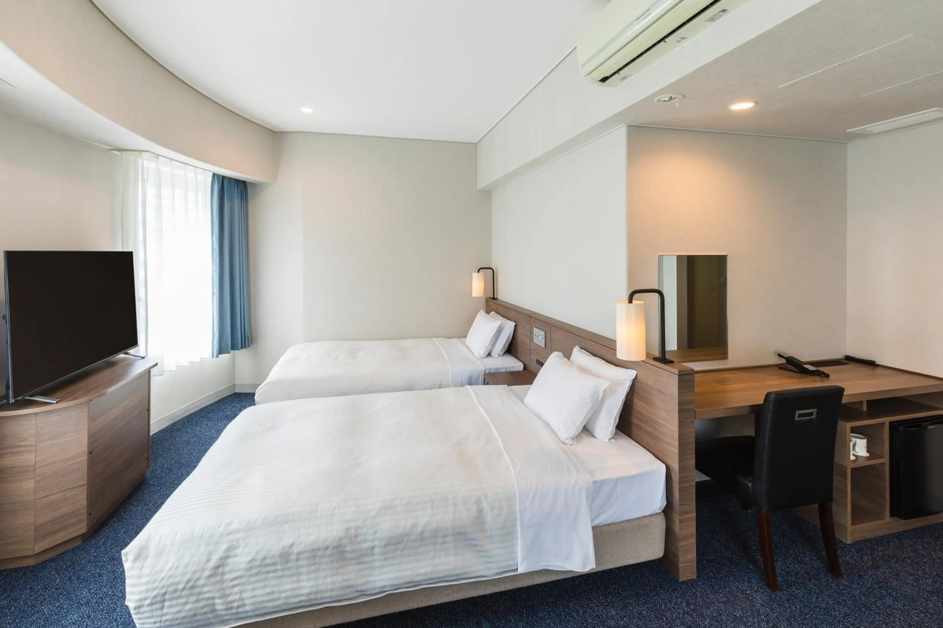Photo of the whole room, Bed in Sotetsu Fresa Inn Tokyo-Toyocho
