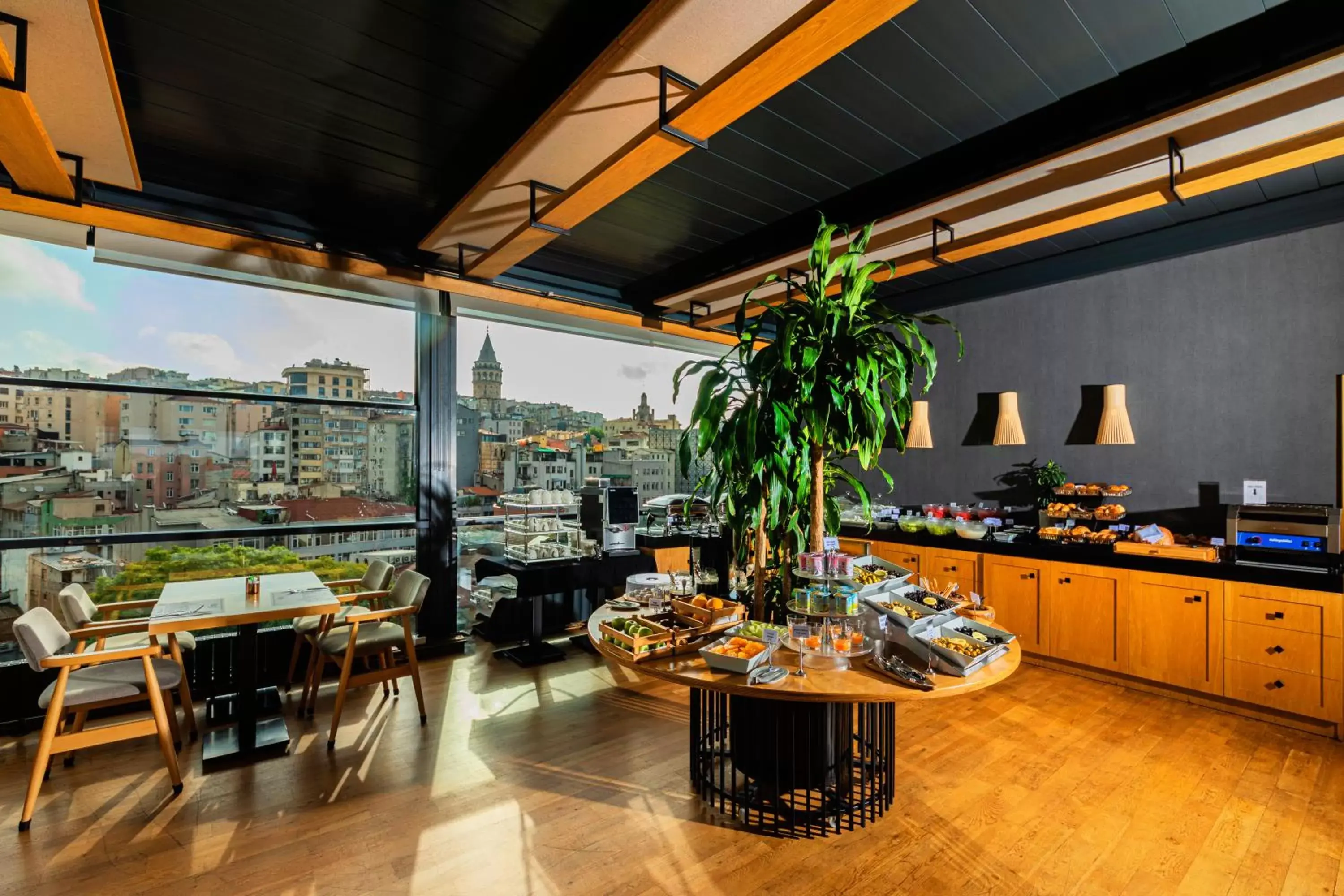 Restaurant/Places to Eat in The Halich Hotel Istanbul Karakoy - Special Category