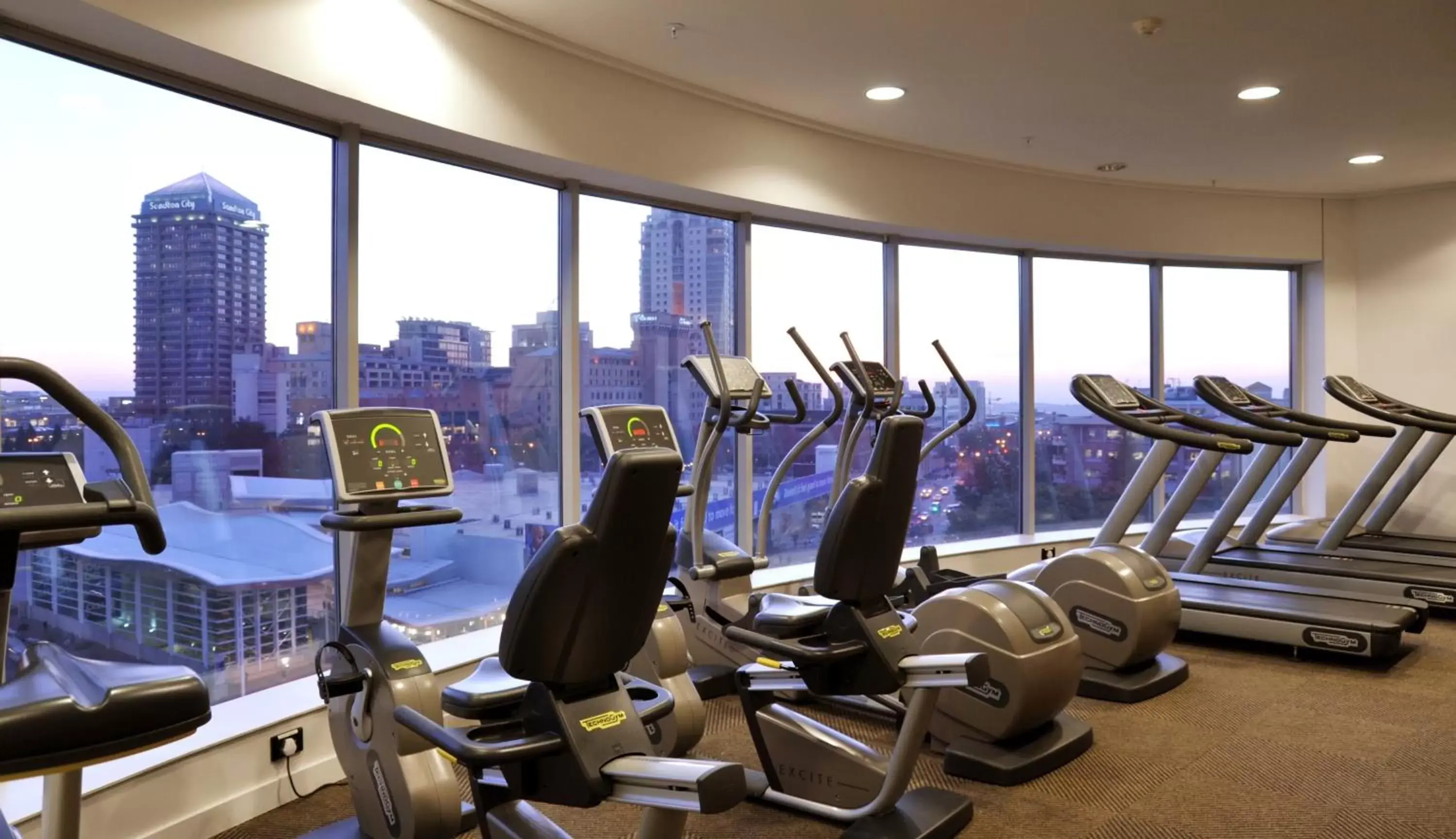 Fitness centre/facilities in Radisson Blu Gautrain Hotel, Sandton Johannesburg Fitness centre/facilities in Radisson Blu Gautrain Hotel, Sandton Johannesburg