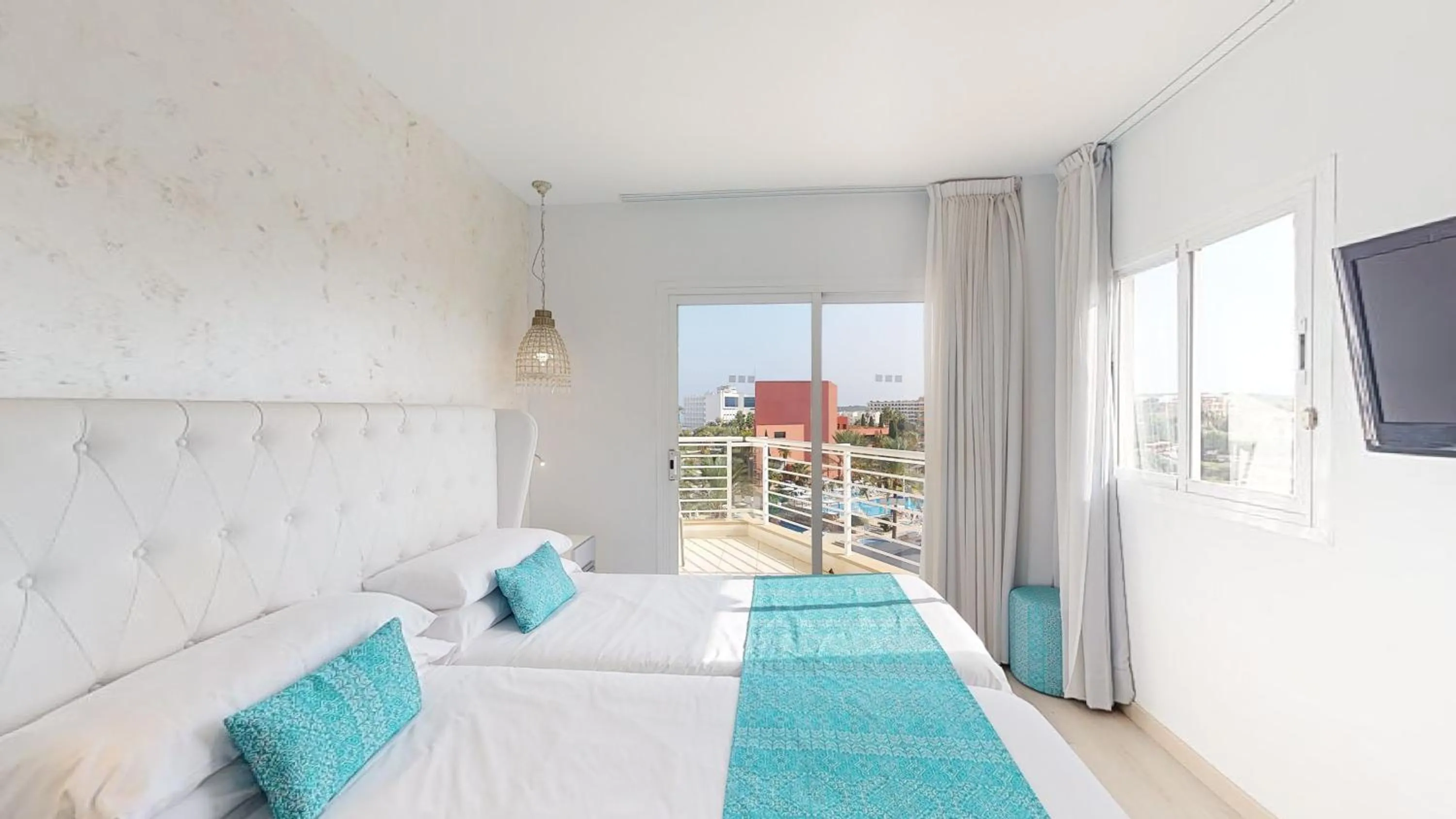 Bedroom, Bed in Cala Millor Garden Hotel - Adults Only