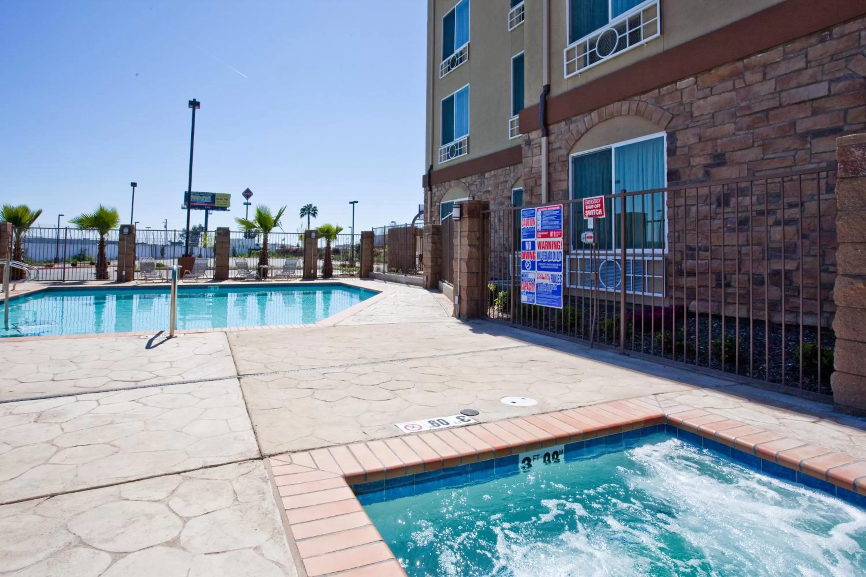 Swimming pool in Holiday Inn Express Fresno South by IHG