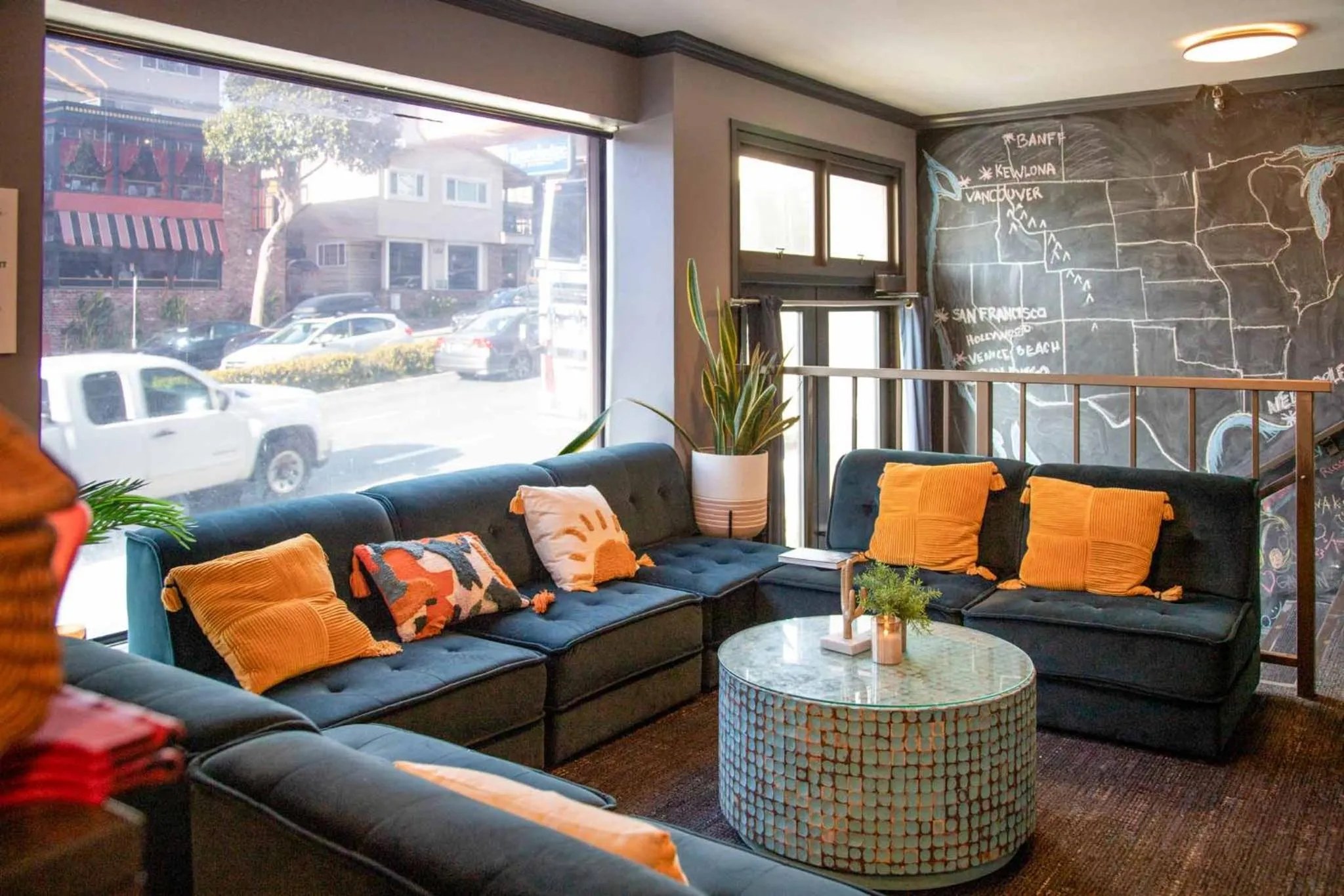 Communal lounge/ TV room in Samesun San Francisco