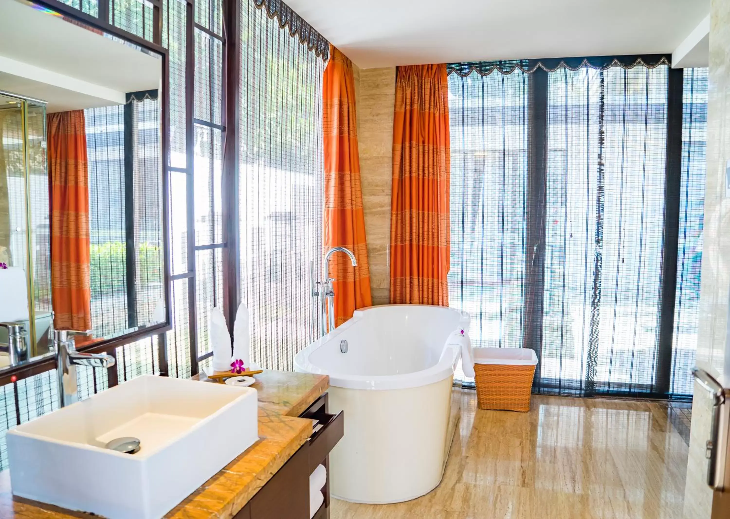 Seating area, Bathroom in Grand Metropark Villa Resort Sanya Yalong Bay