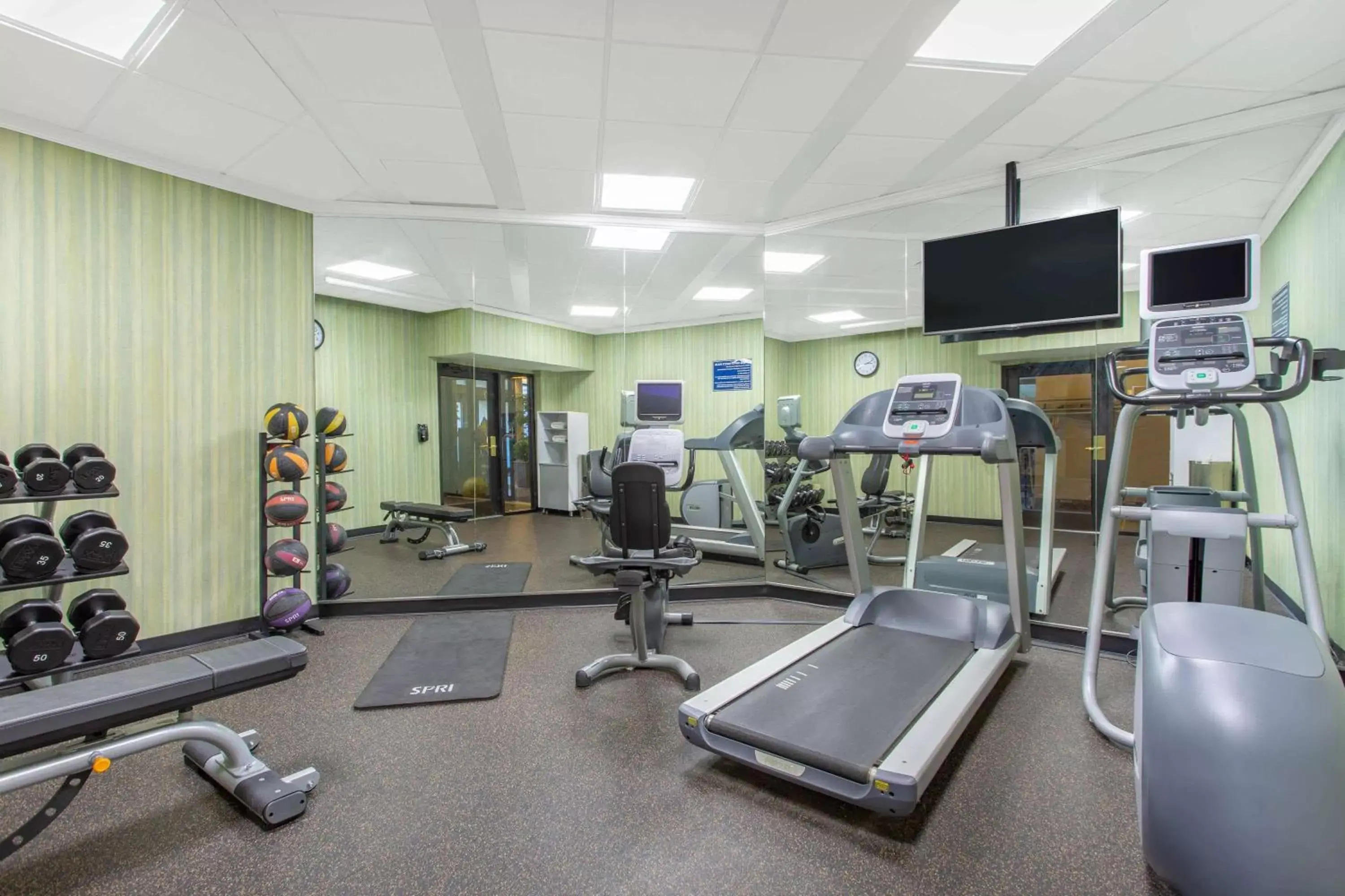 Fitness centre/facilities in Days Inn by Wyndham Lanham Washington DC Fitness centre/facilities in Days Inn by Wyndham Lanham Washington DC