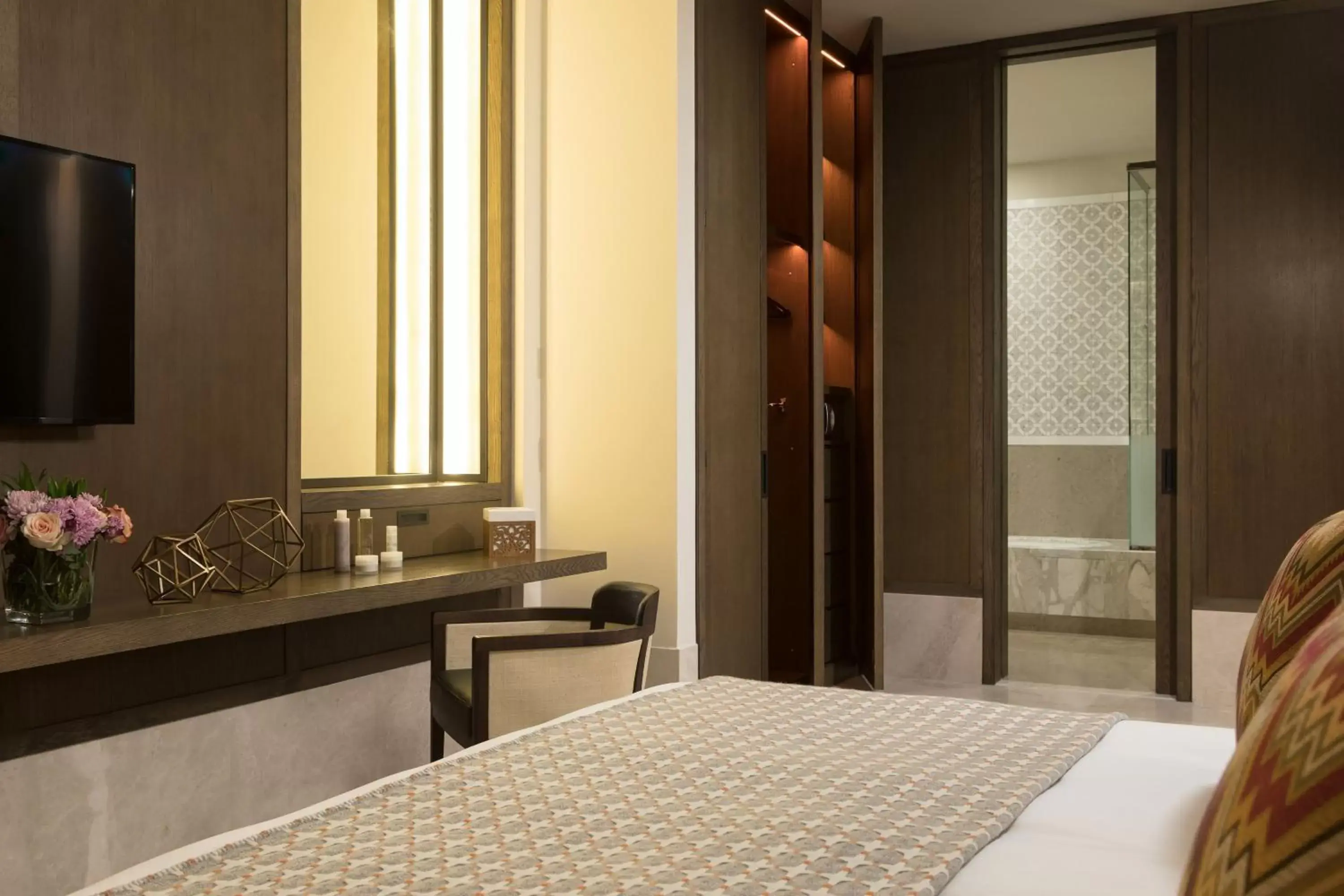Bedroom, Bed in Assila, a Luxury Collection Hotel, Jeddah
