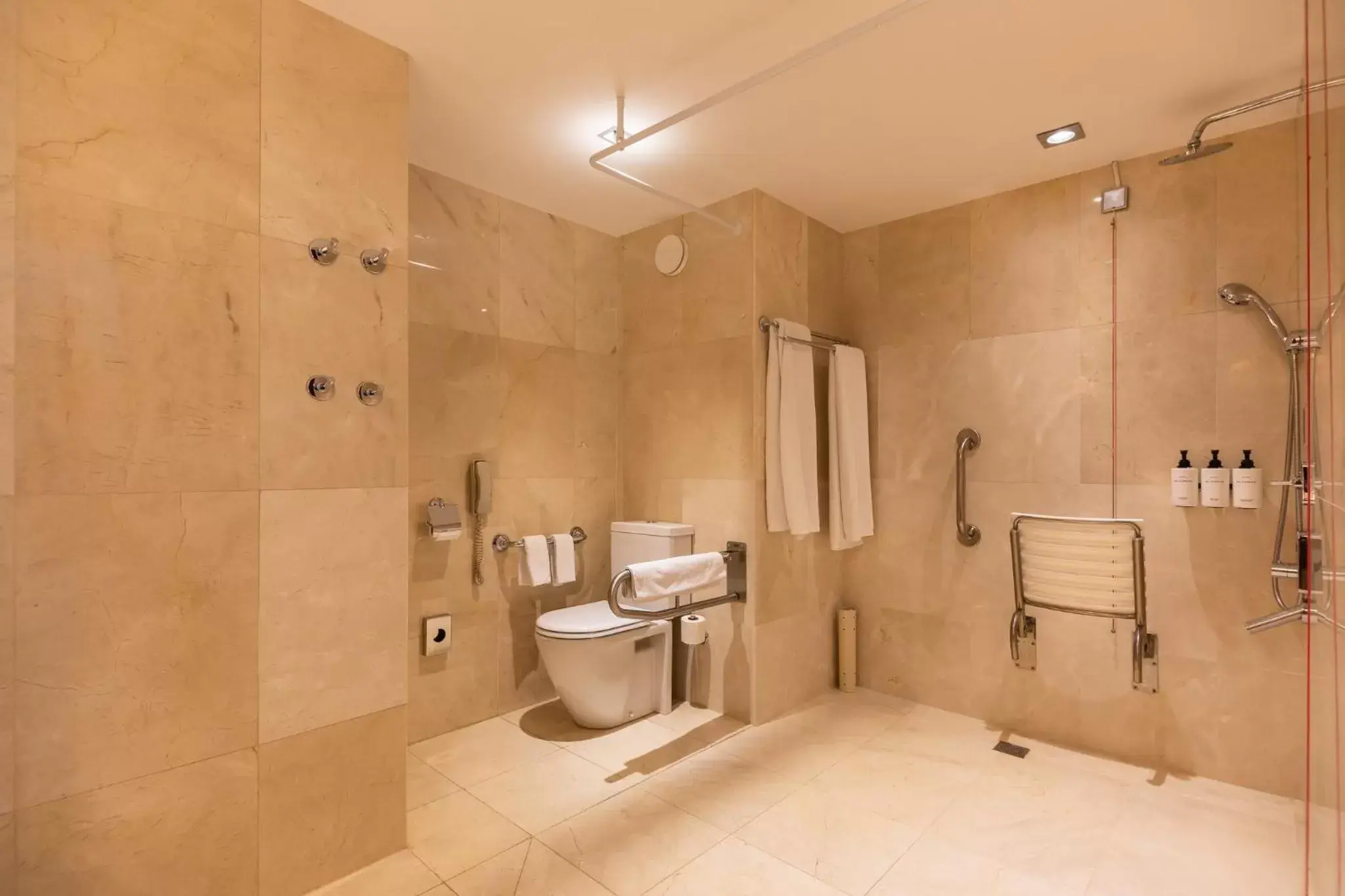 Photo of the whole room, Bathroom in InterContinental Lisbon, an IHG Hotel