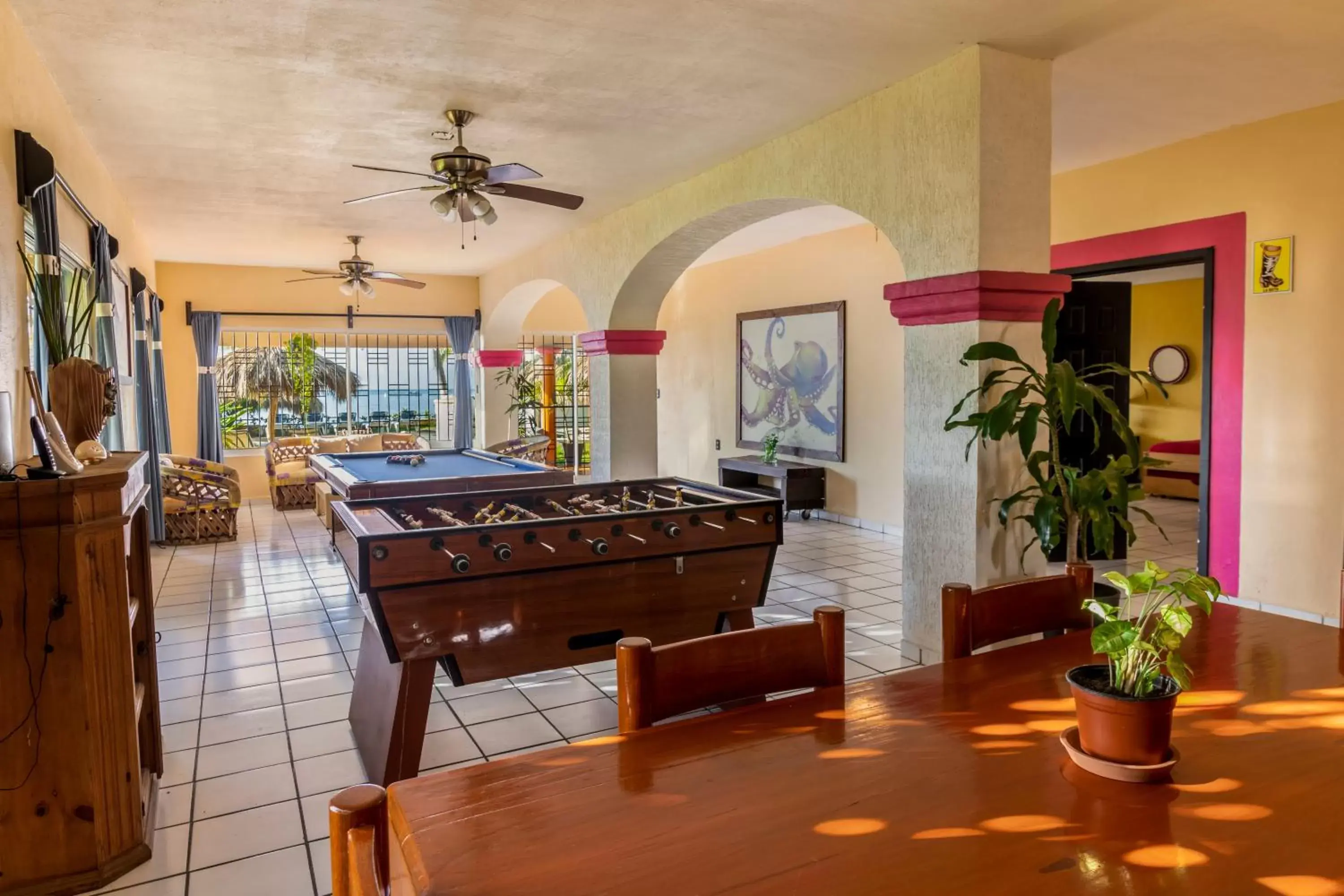 Living room, Billiards in Casa María Resort