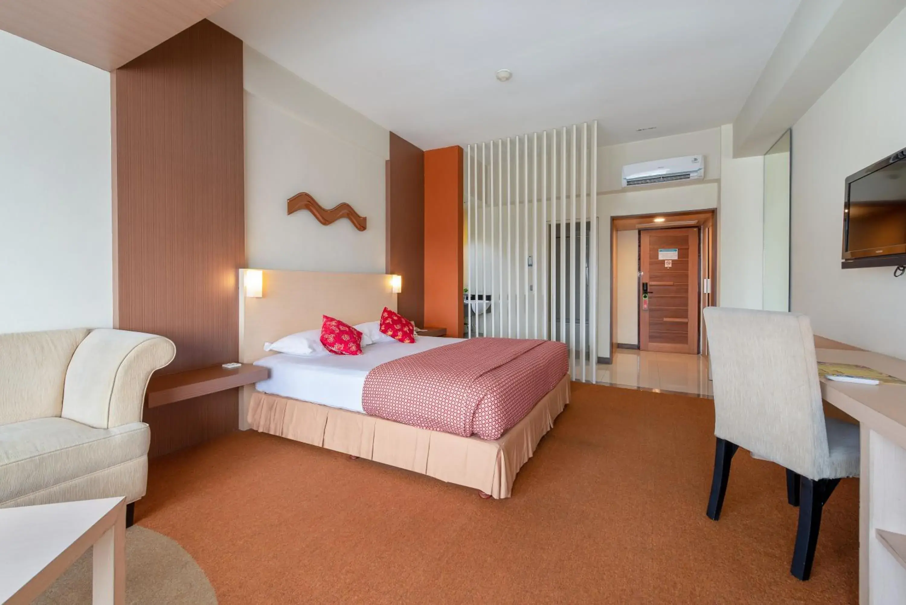 Bedroom, Bed in Lux Tychi Hotel Malang