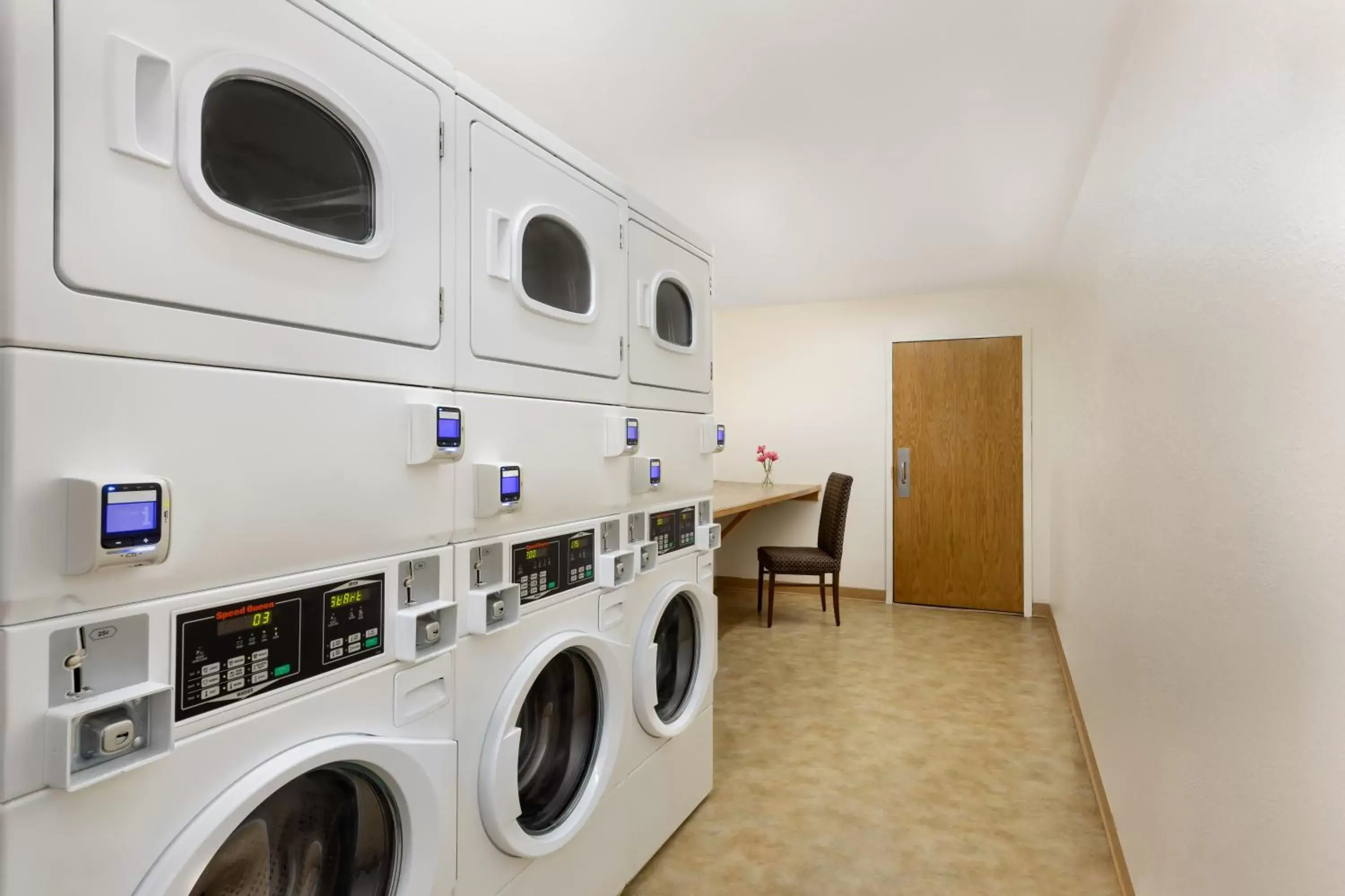 washing machine, Kitchen/Kitchenette in Elevation Hotel & Spa