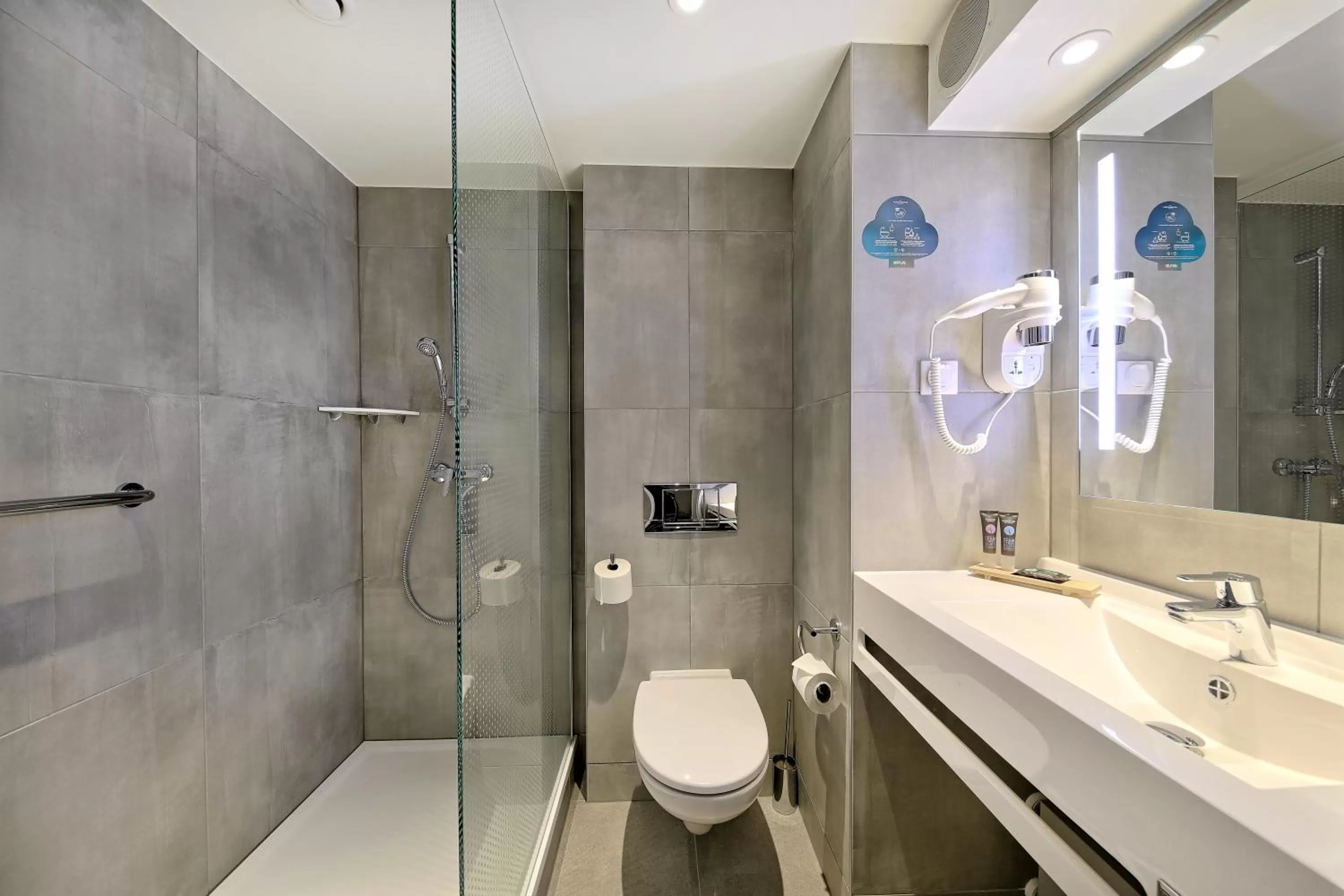 Toilet in Novotel Katowice Centrum