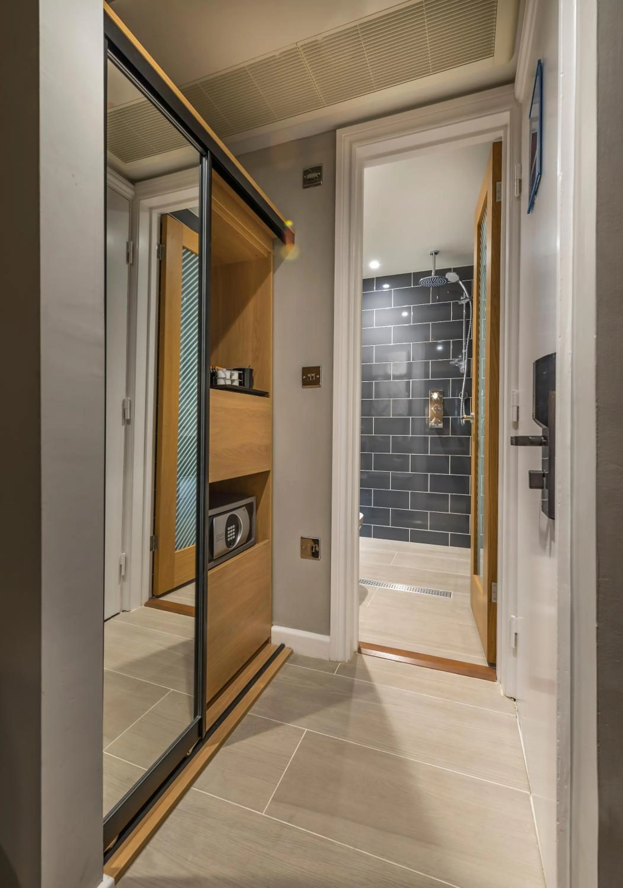 Bathroom in Corus Hyde Park Hotel