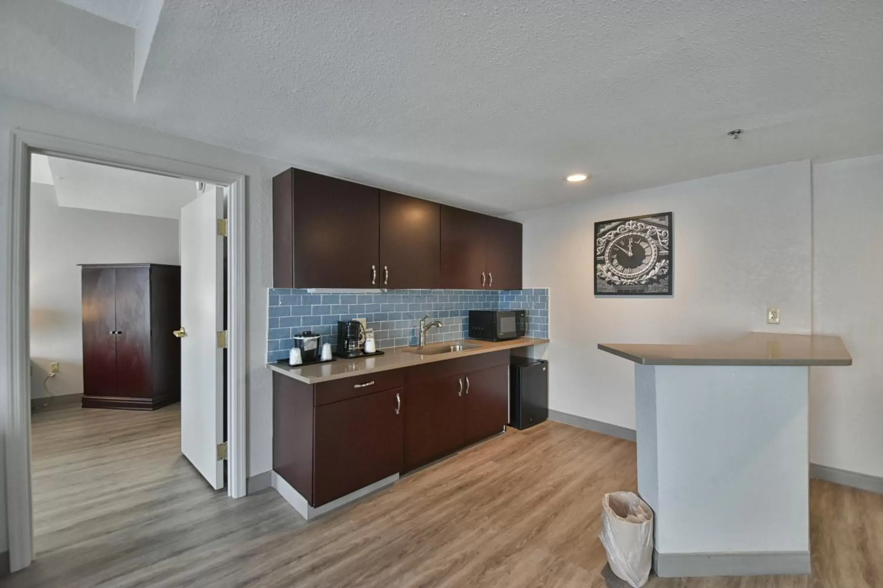 Kitchen or kitchenette, Kitchen/Kitchenette in Country Inn & Suites by Radisson, Ocala, FL