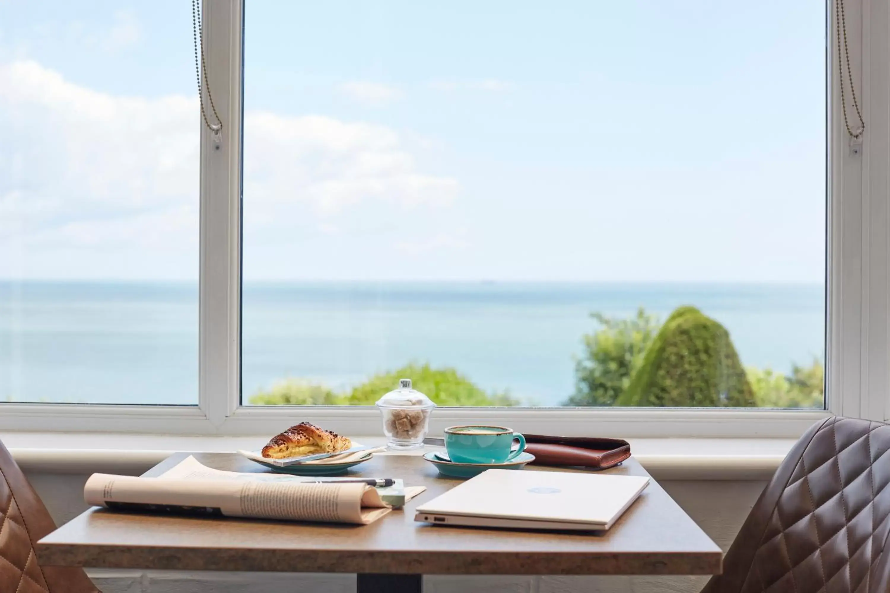 Restaurant/Places to Eat in Luccombe Hall Hotel