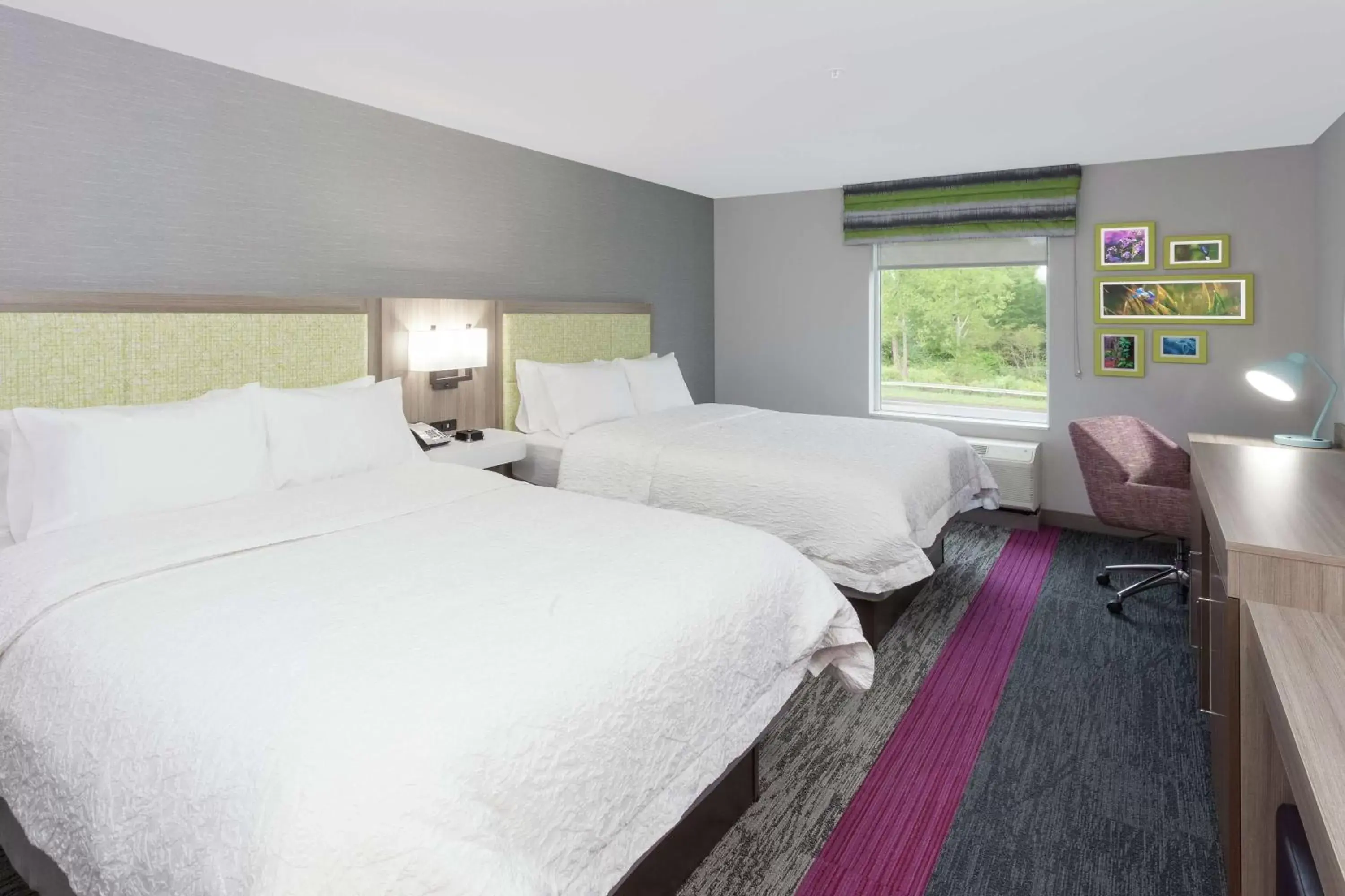 Bed in Hampton Inn & Suites Rocky Hill - Hartford South
