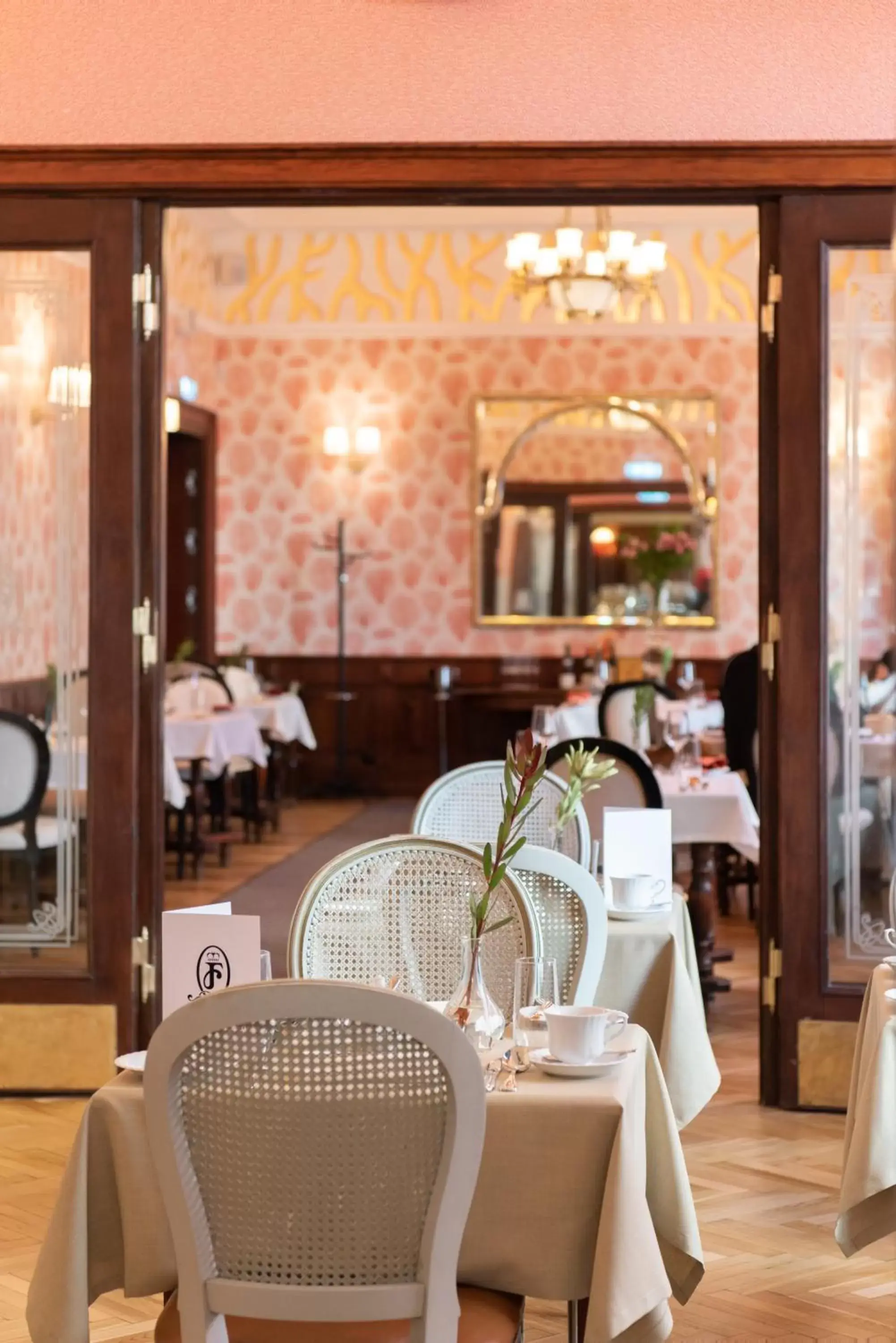 Restaurant/Places to Eat in H15 Hotel Francuski