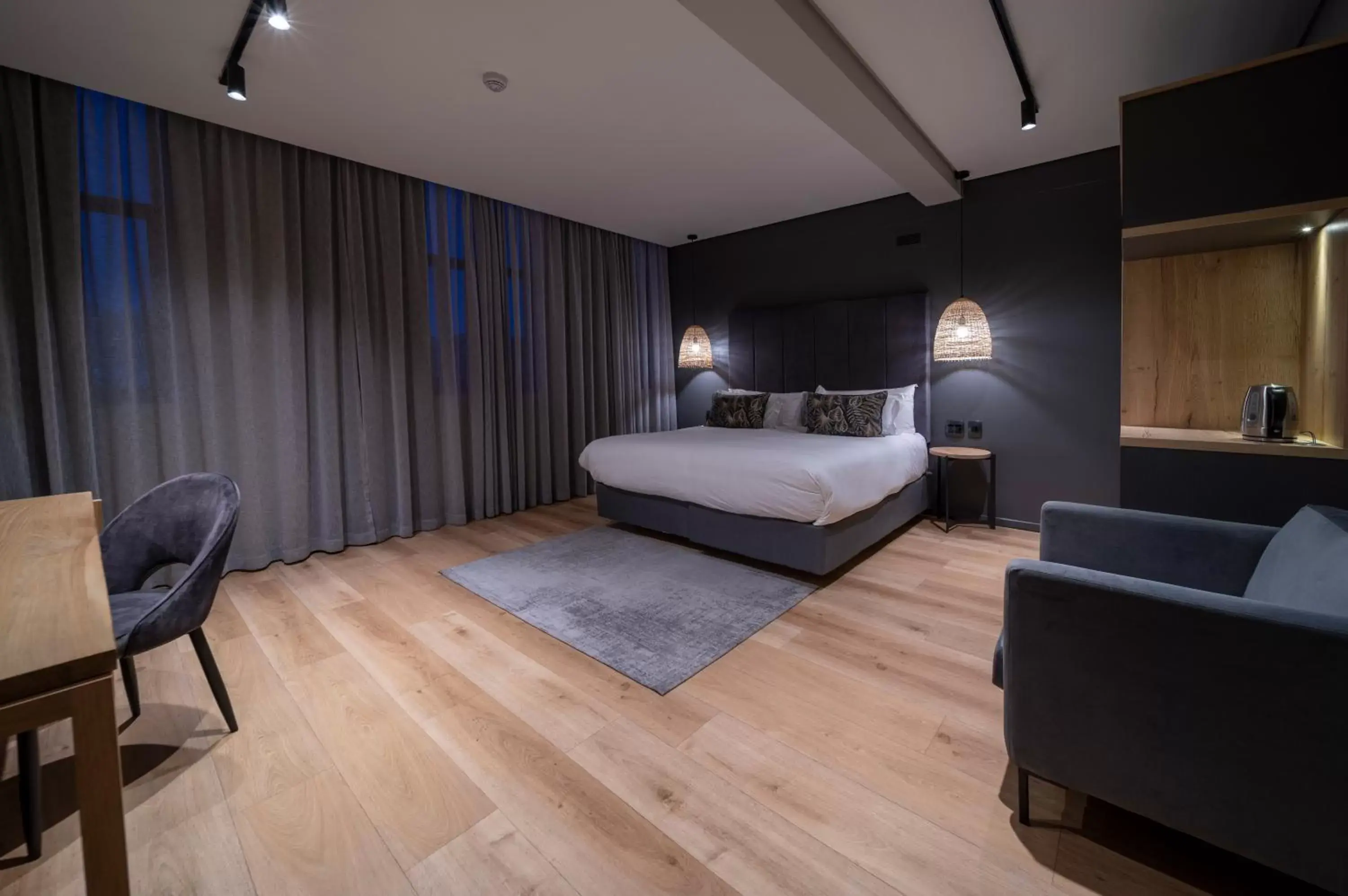 Bedroom, Bed in Kloof Street Hotel - Lion Roars Hotels & Lodges