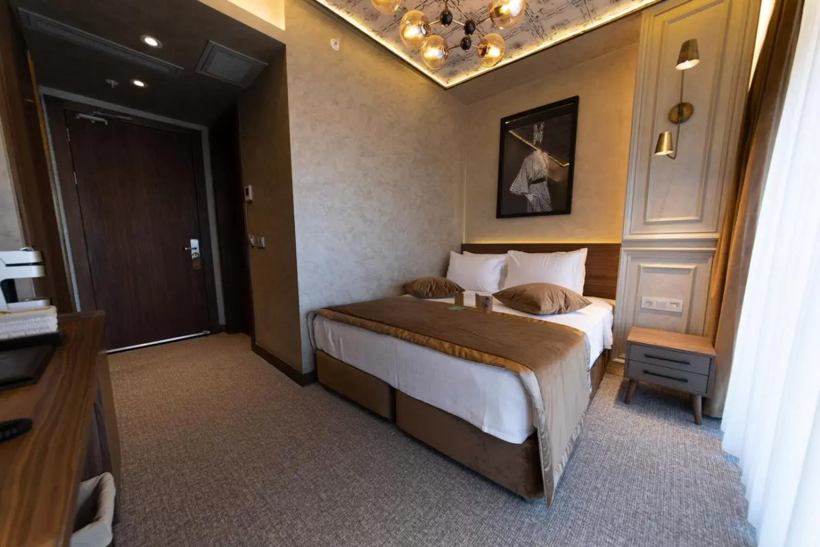Bedroom, Bed in Tonight Hotel Port