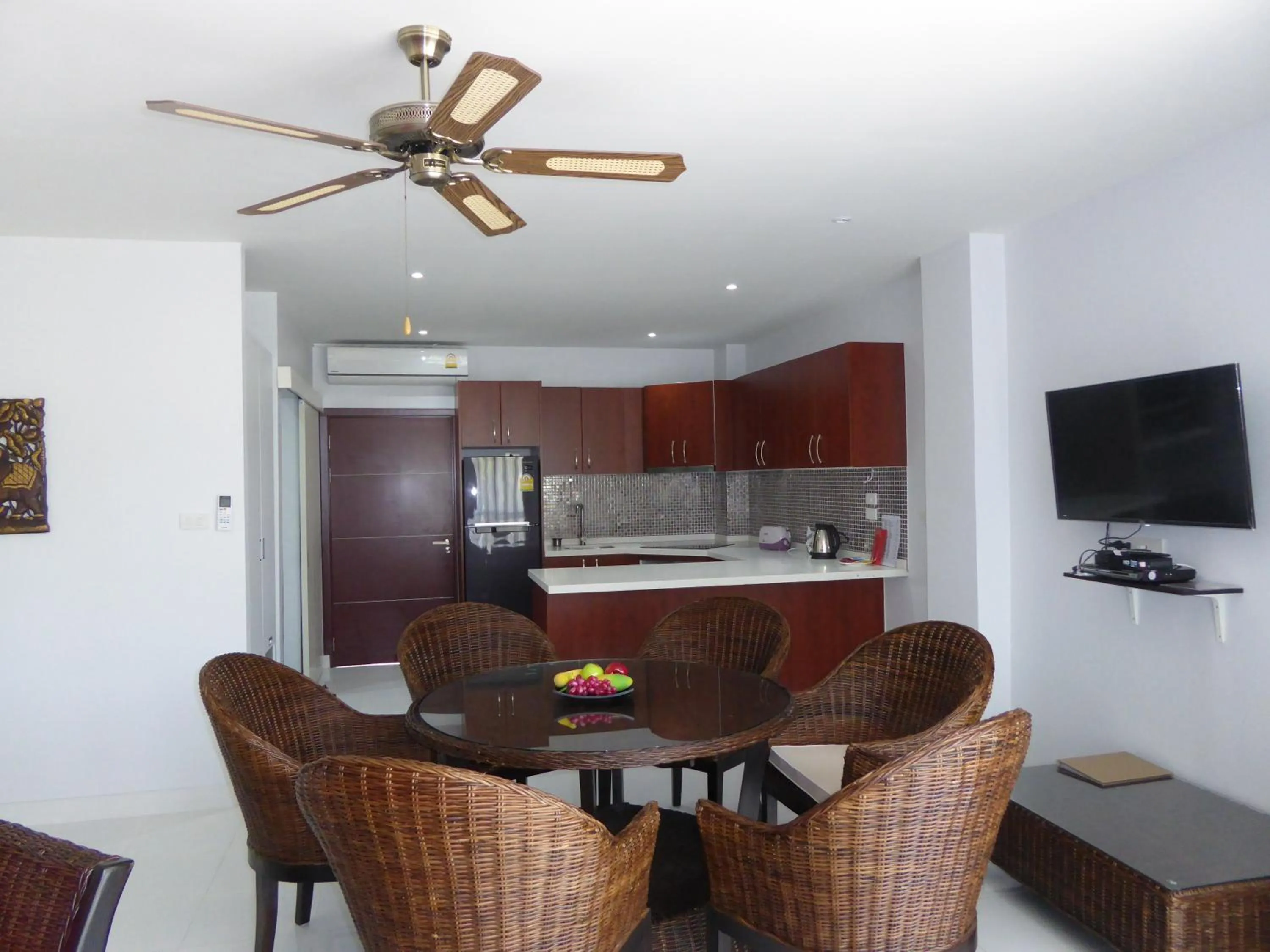 TV and multimedia in The Orchid Beach Resort @ VIP Chain Resort