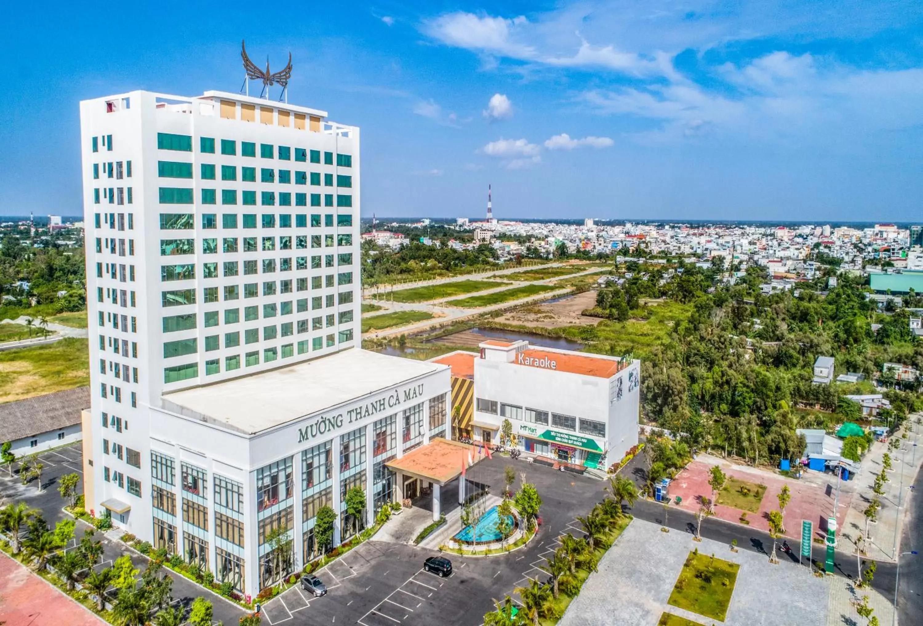 Facade/entrance, Bird's-eye View in Muong Thanh Luxury Ca Mau Hotel