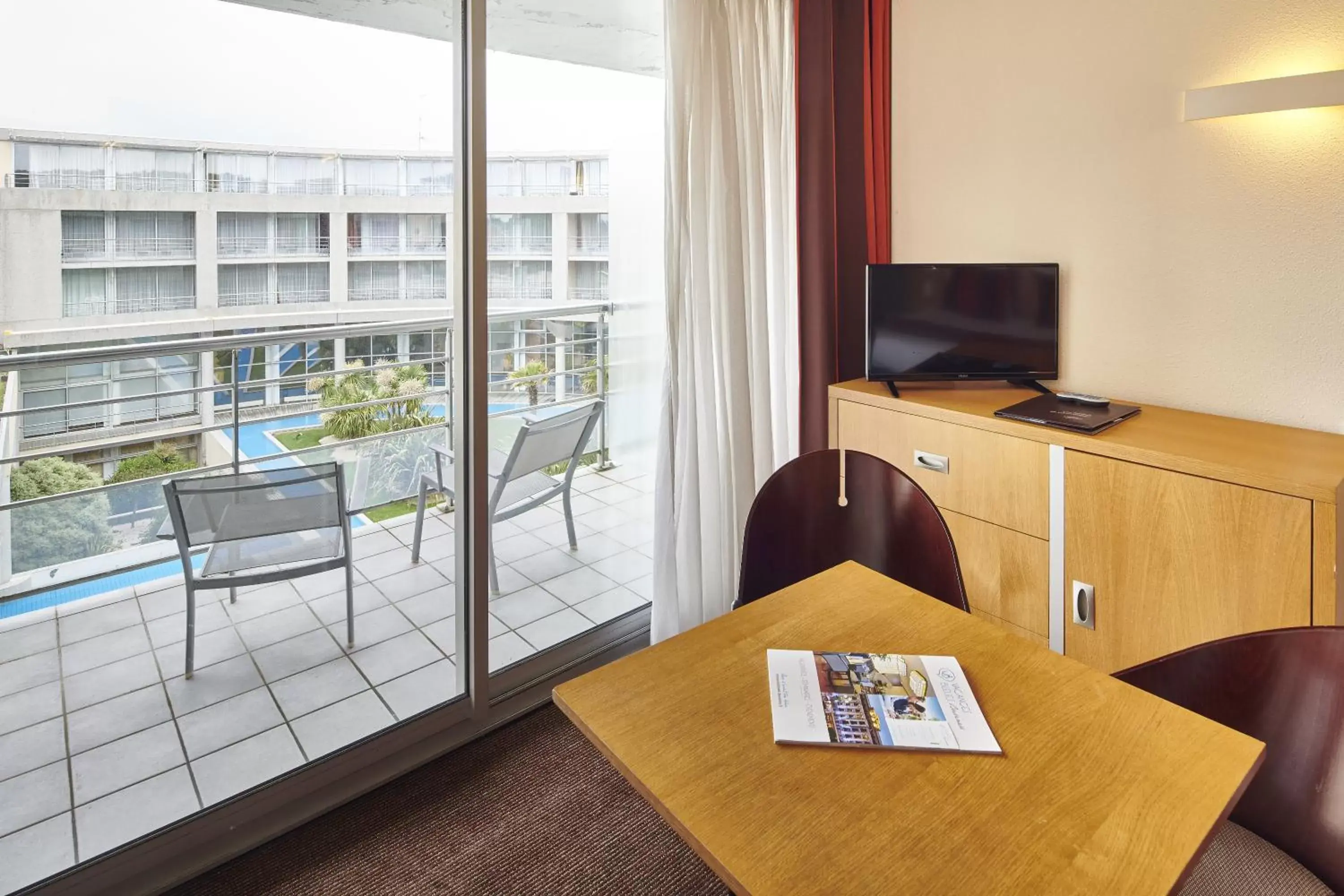 Balcony/Terrace, TV/Entertainment Center in Club Vacances Bleues Les Jardins De l'Atlantique