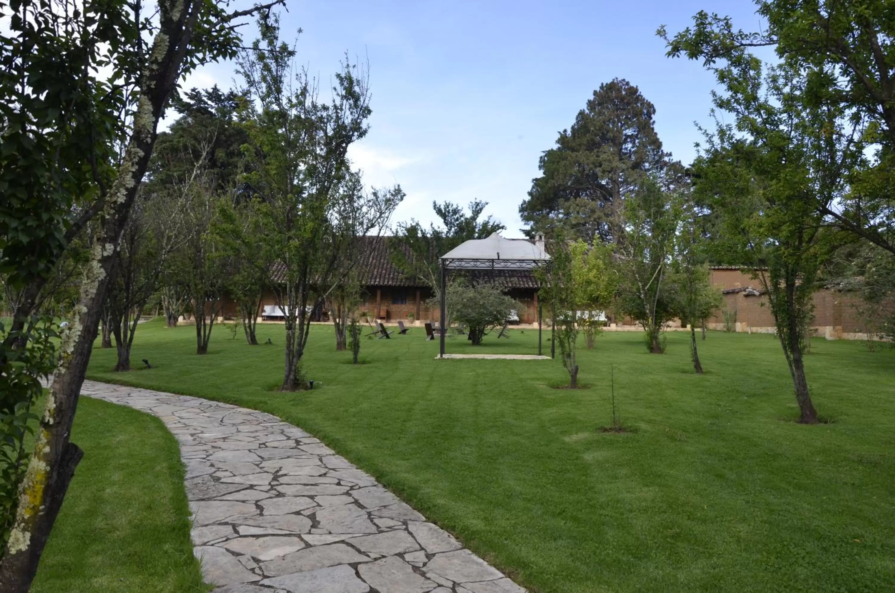 Garden in Uvence Arte + Hotel