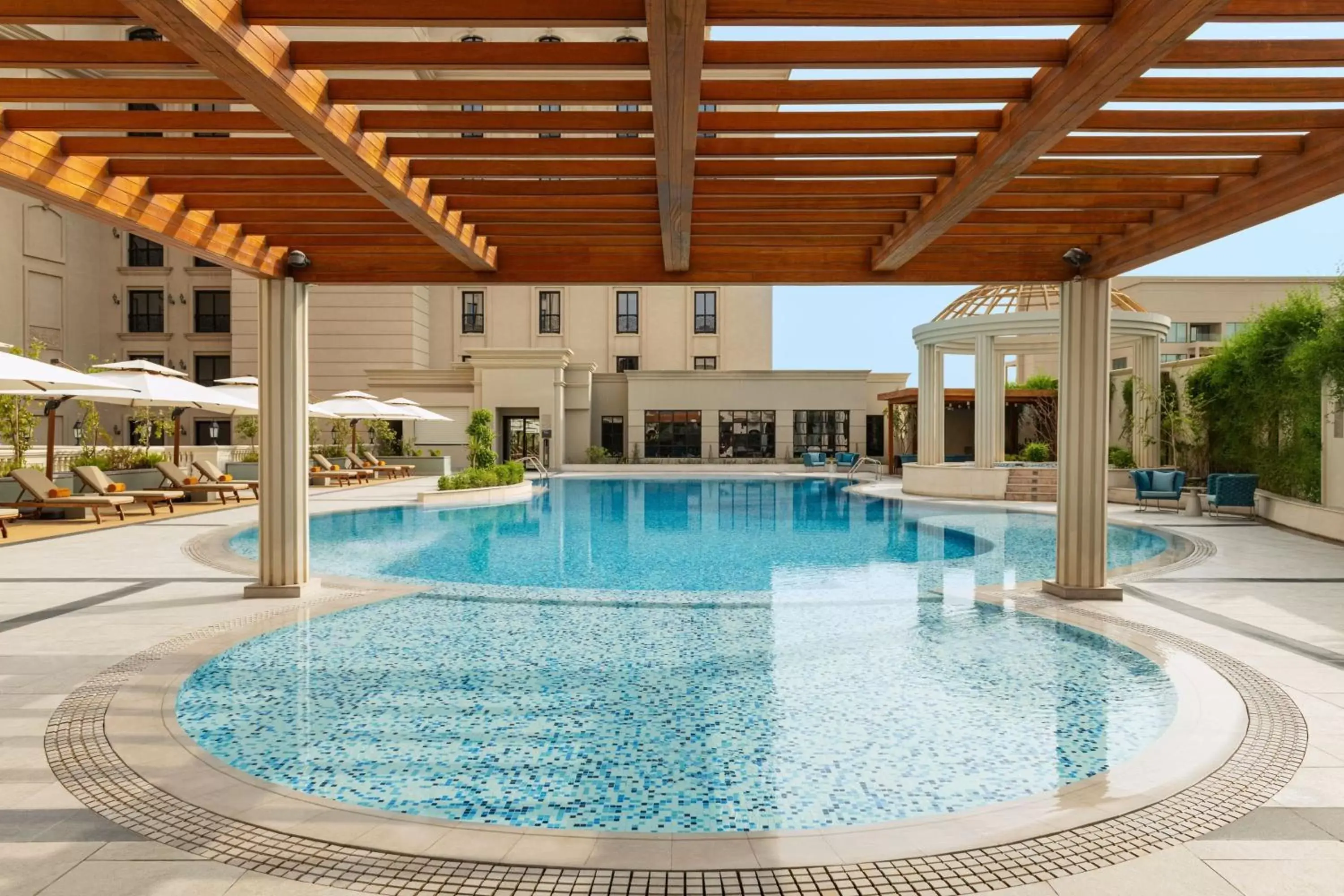 Swimming Pool in Le Royal Méridien Doha