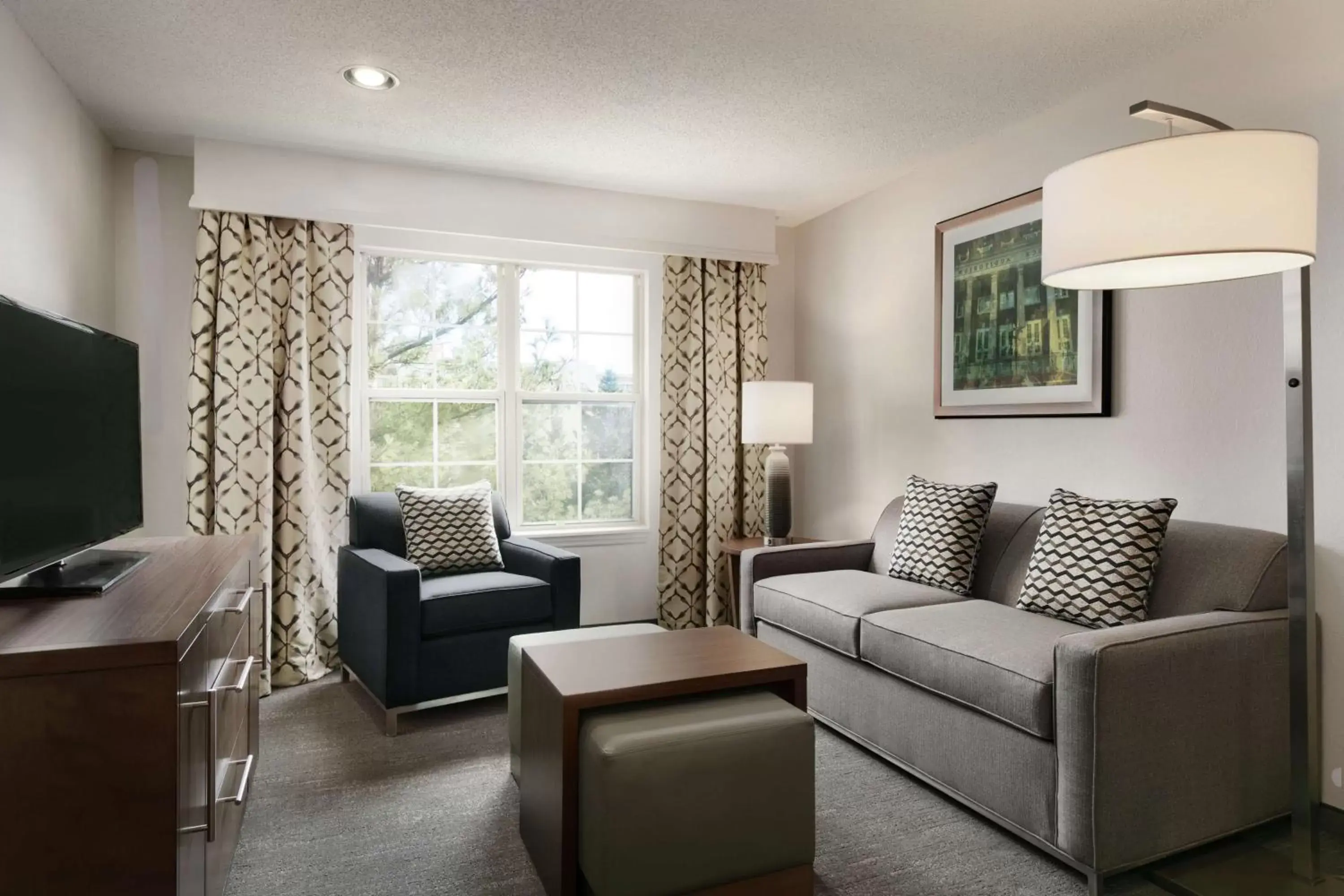 Living room, Seating Area in Homewood Suites by Hilton Kansas City Airport