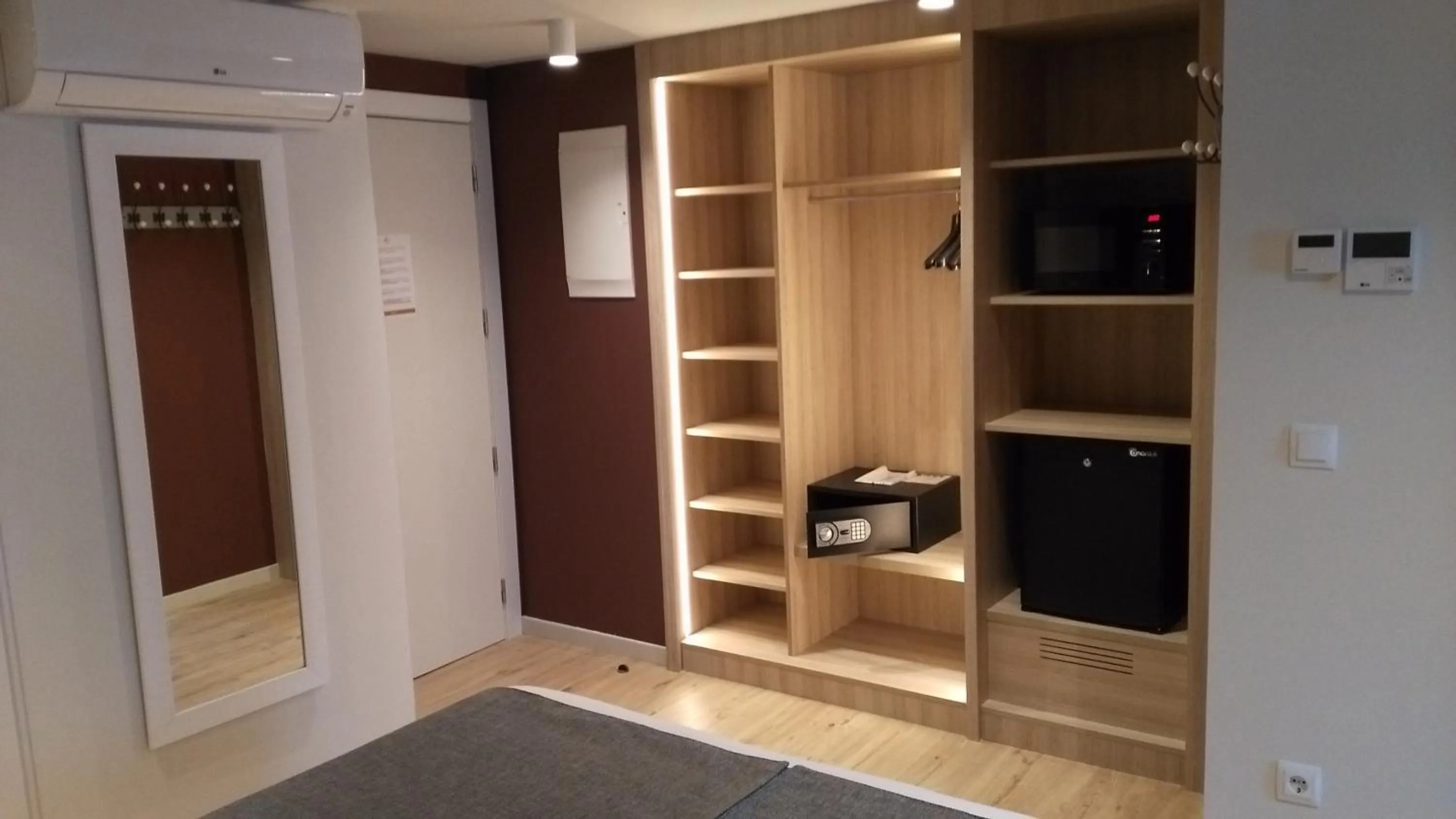 Photo of the whole room in Hotel & Aparthotel Cosmos