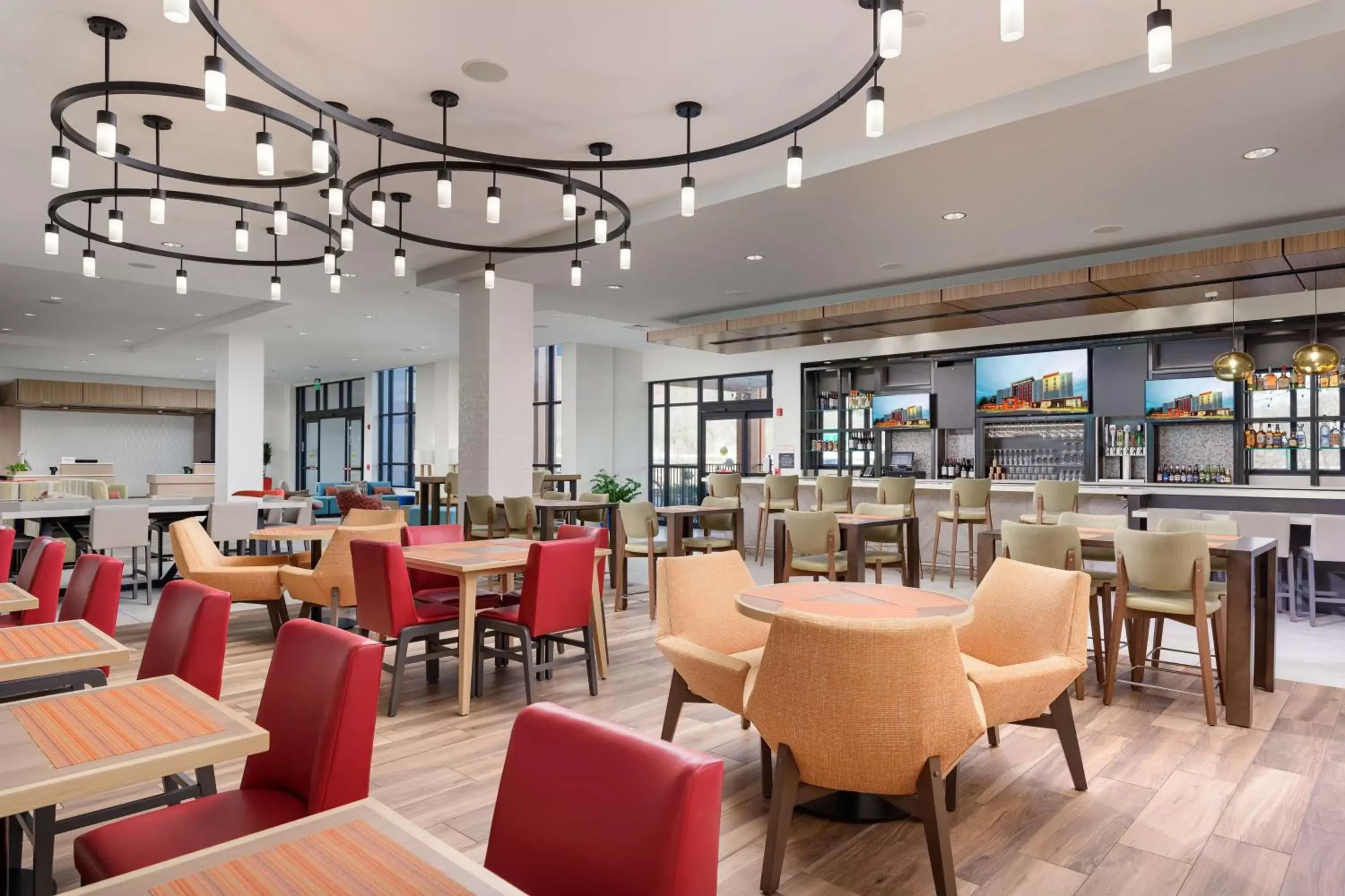 Restaurant/Places to Eat in Hilton Garden Inn Knoxville Papermill Drive, Tn