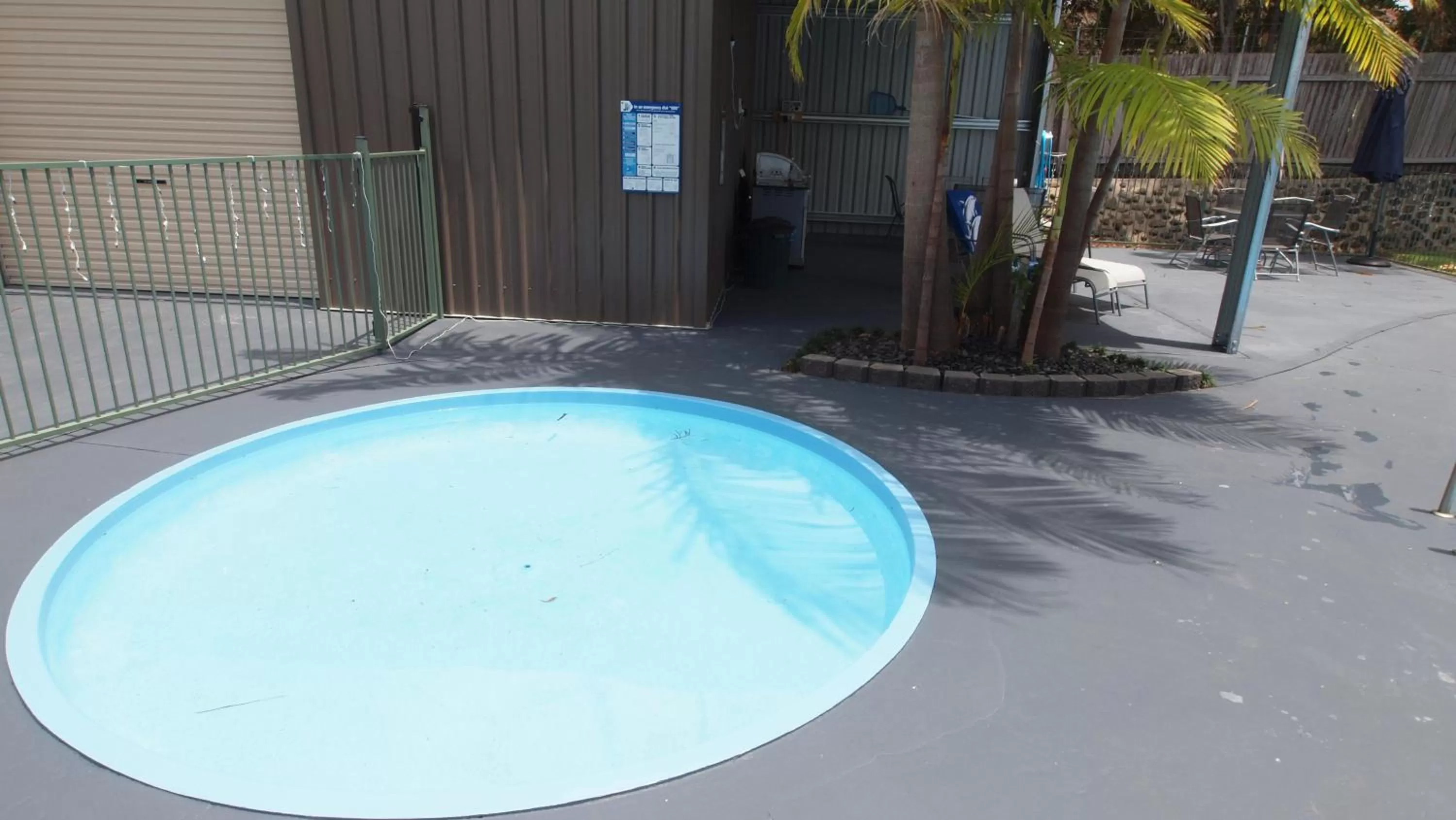 Swimming pool in Motel Kempsey