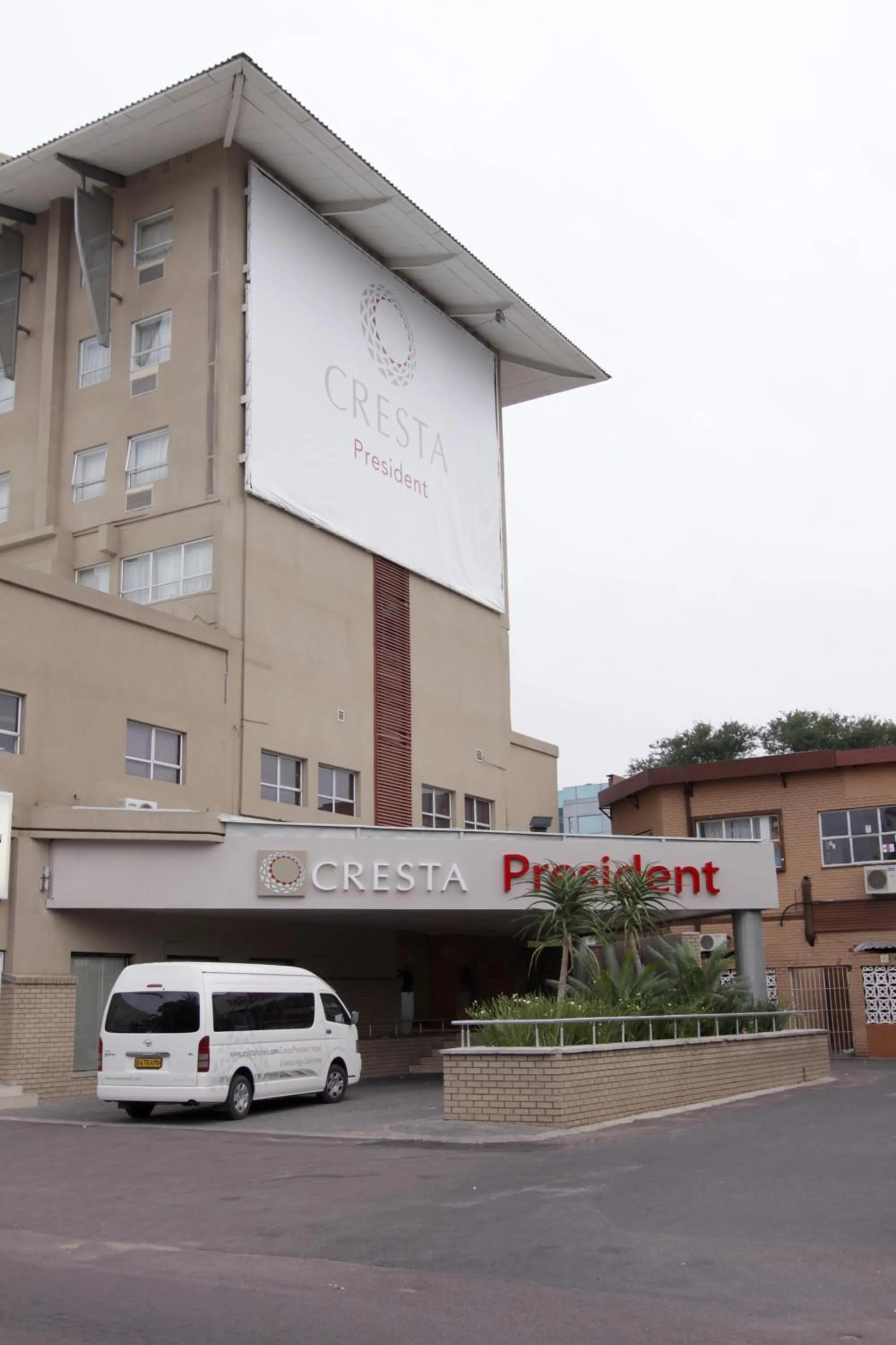 Facade/entrance in Cresta President Hotel