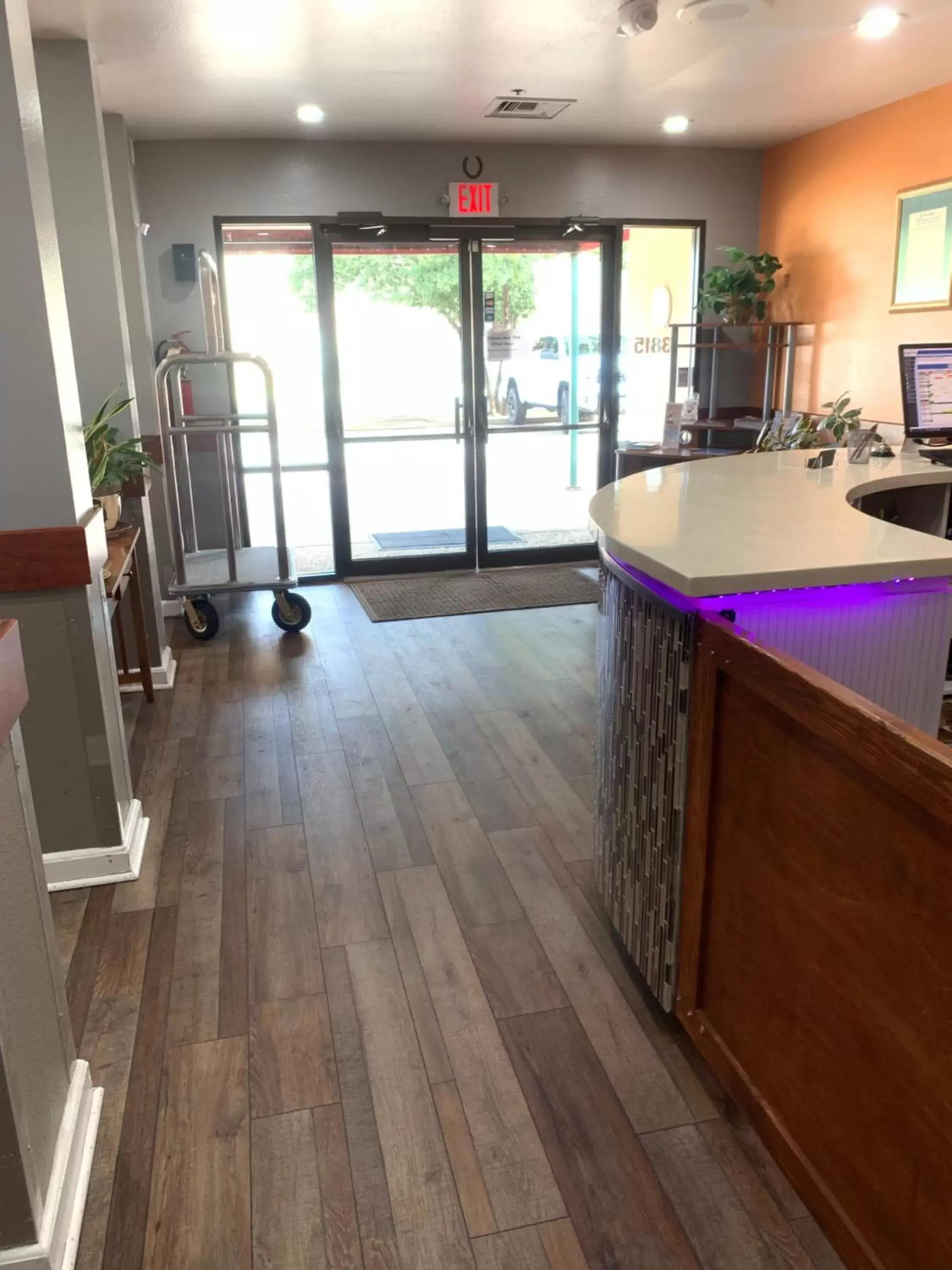 Lobby or reception in Guest House Inn Medical District near Texas Tech Univ Lobby or reception in Guest House Inn Medical District near Texas Tech Univ