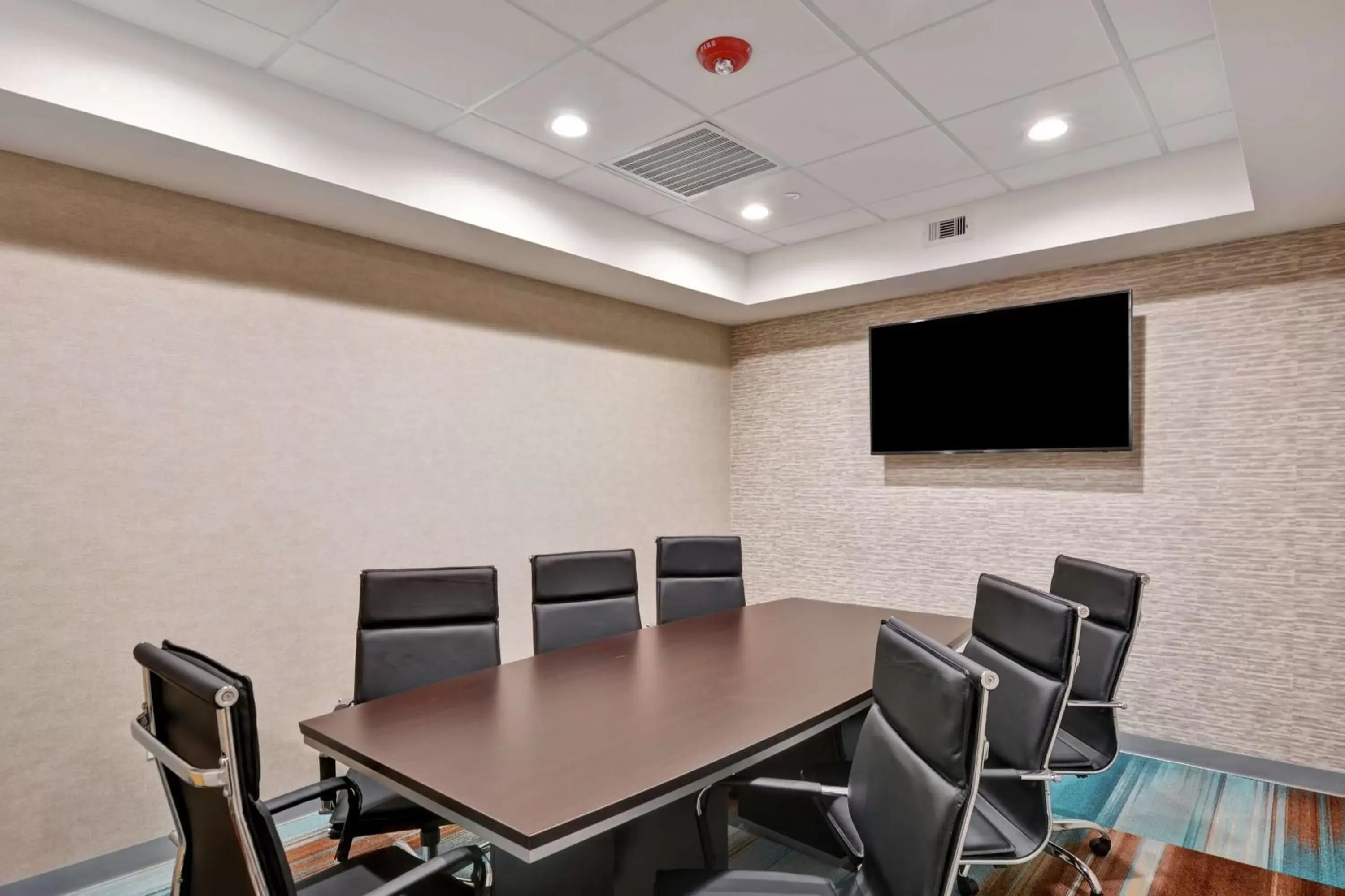 Meeting/conference room in Home2 Suites by Hilton La Porte