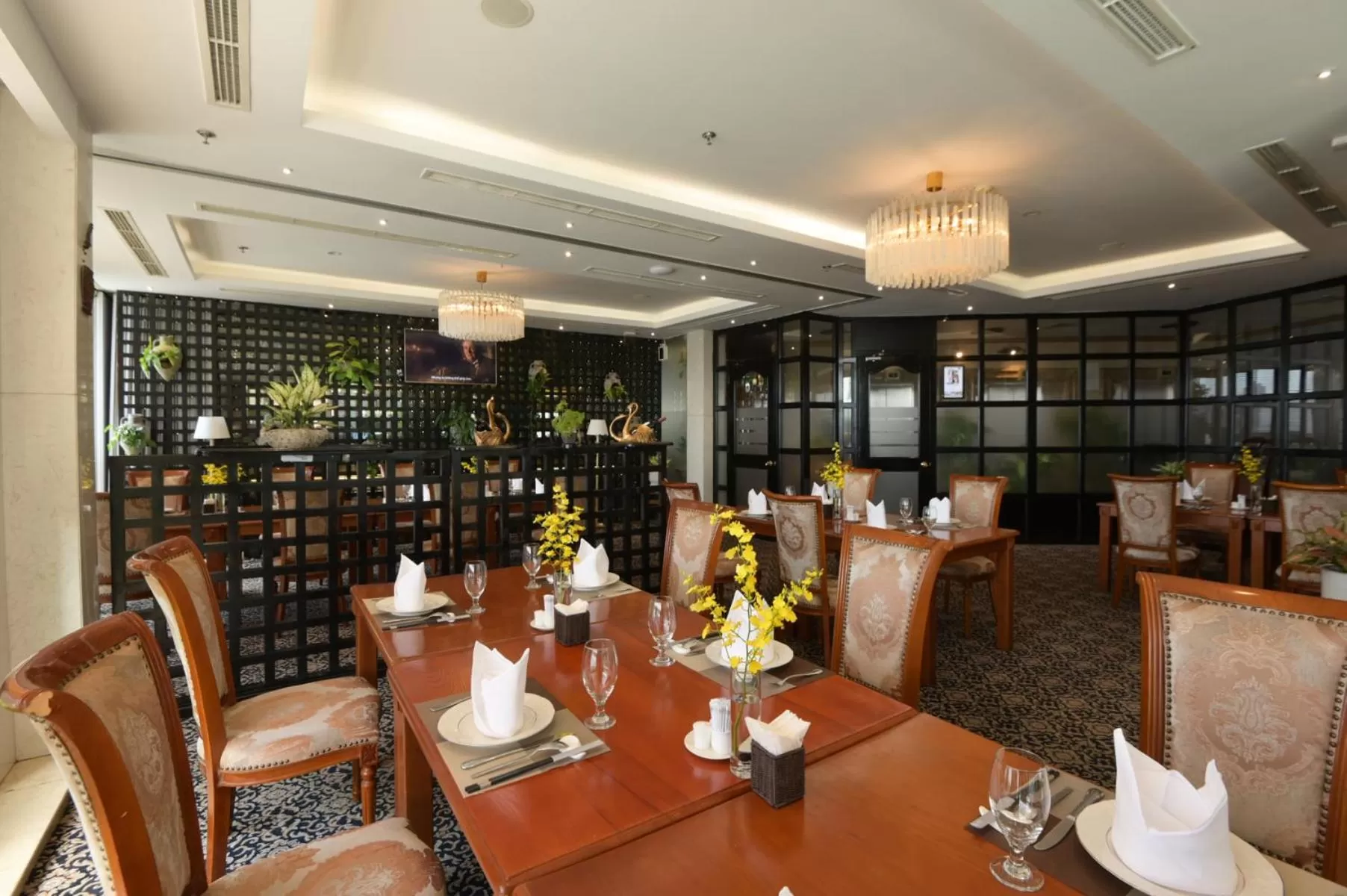 Restaurant/places to eat in Hotel Grand Saigon