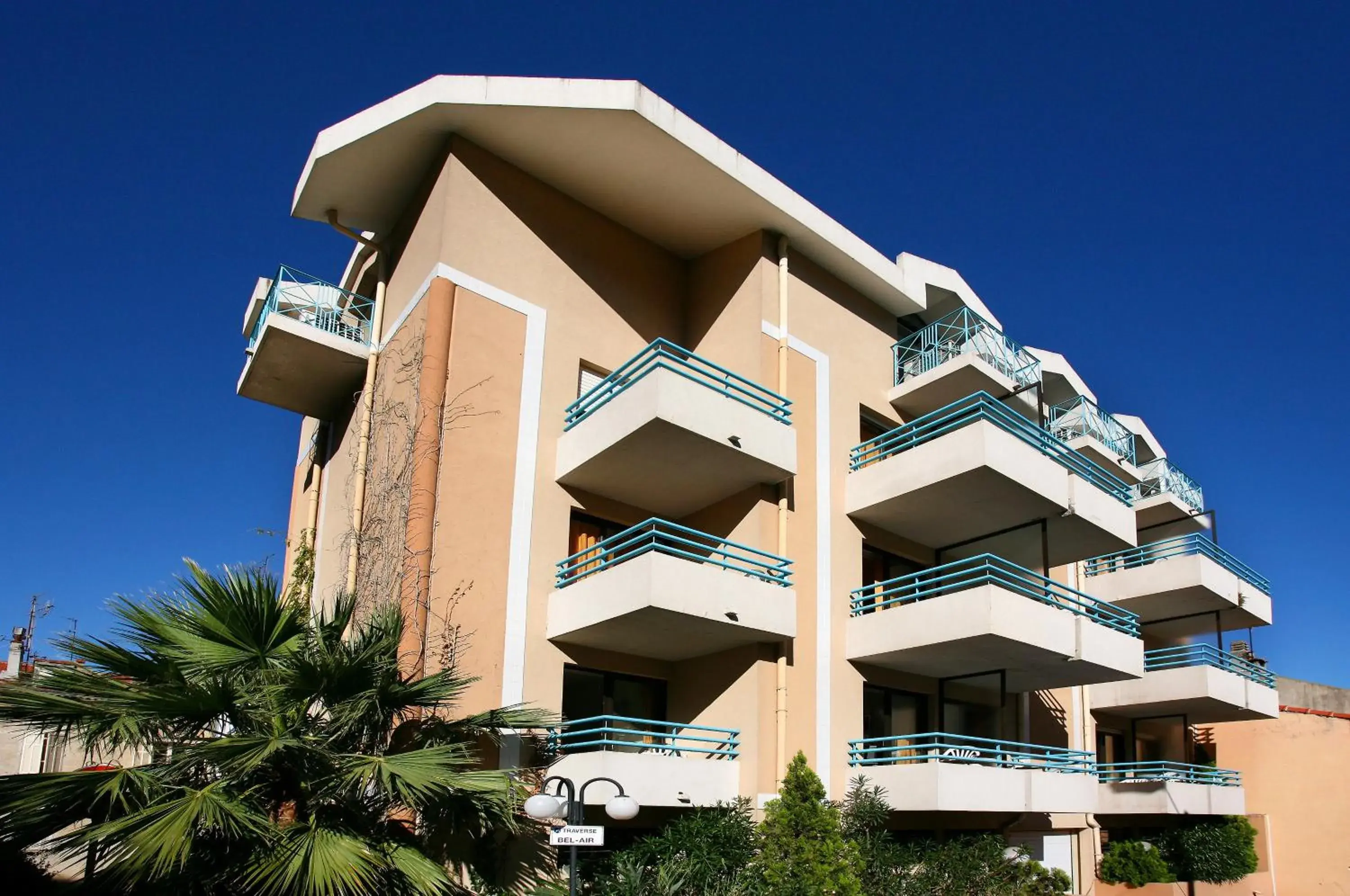 Facade/entrance, Property Building in Residhotel Les Coralynes