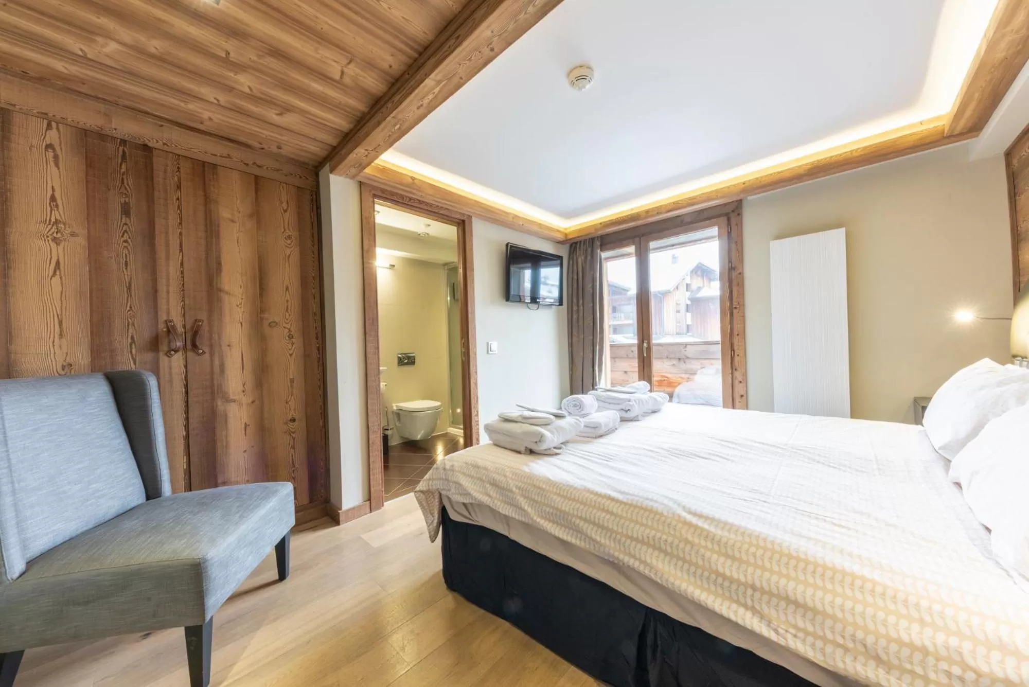 Bed in Chamois d'Or Hotel