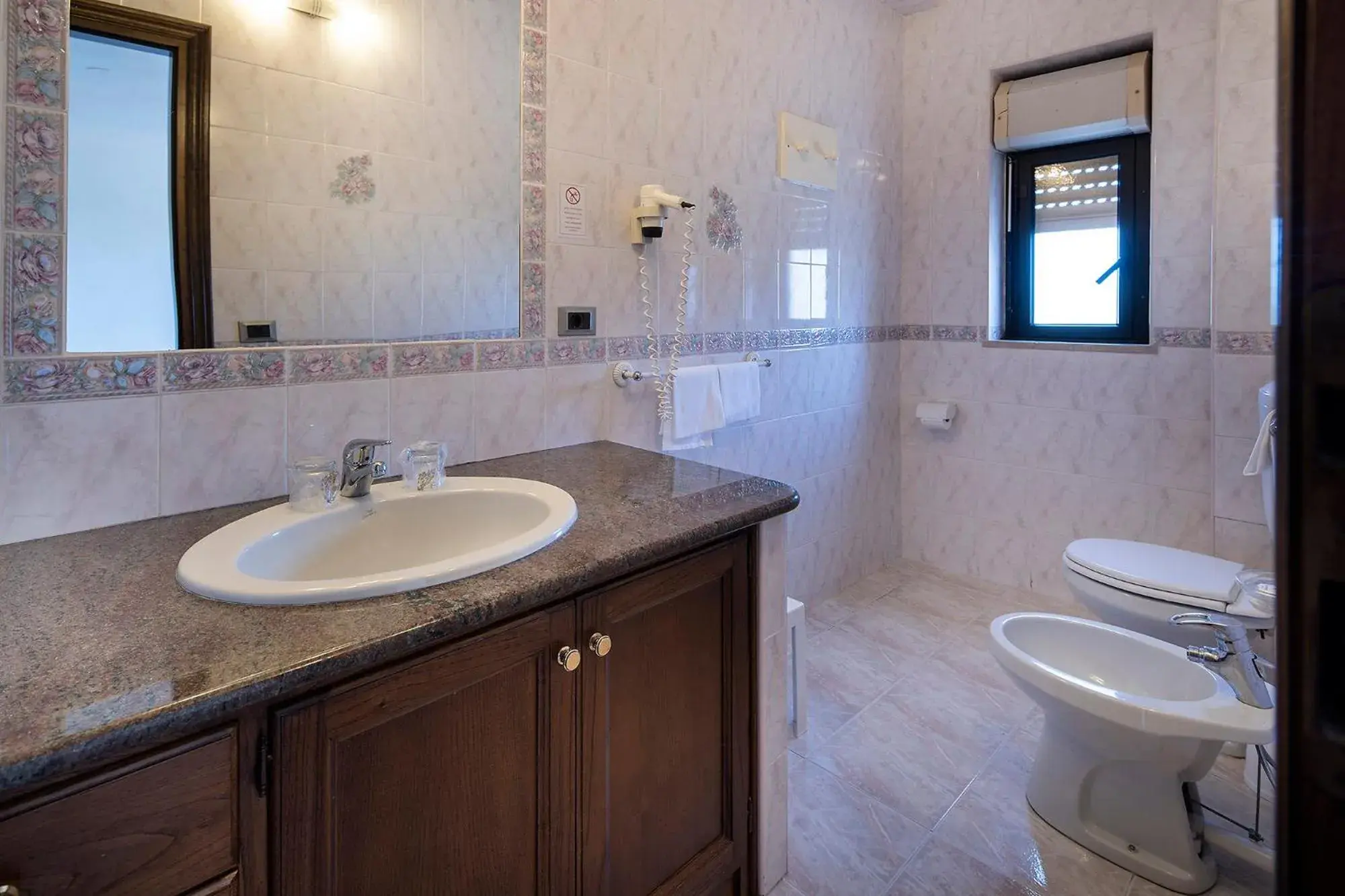 Shower, Bathroom in Hotel Terme Royal Palm