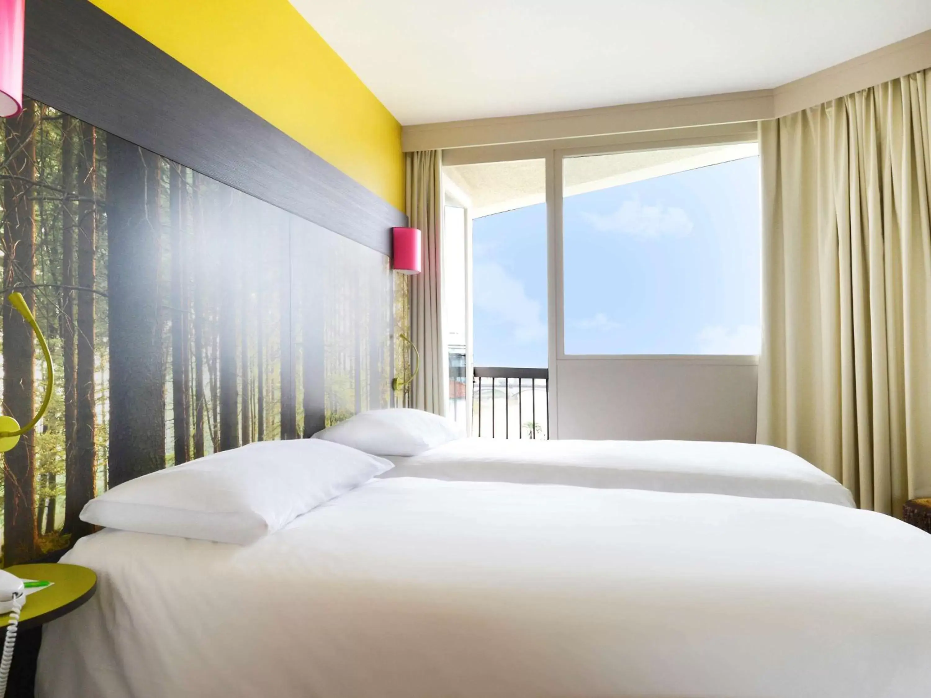 Photo of the whole room, Bed in ibis styles Dax Centre Photo of the whole room, Bed in ibis styles Dax Centre