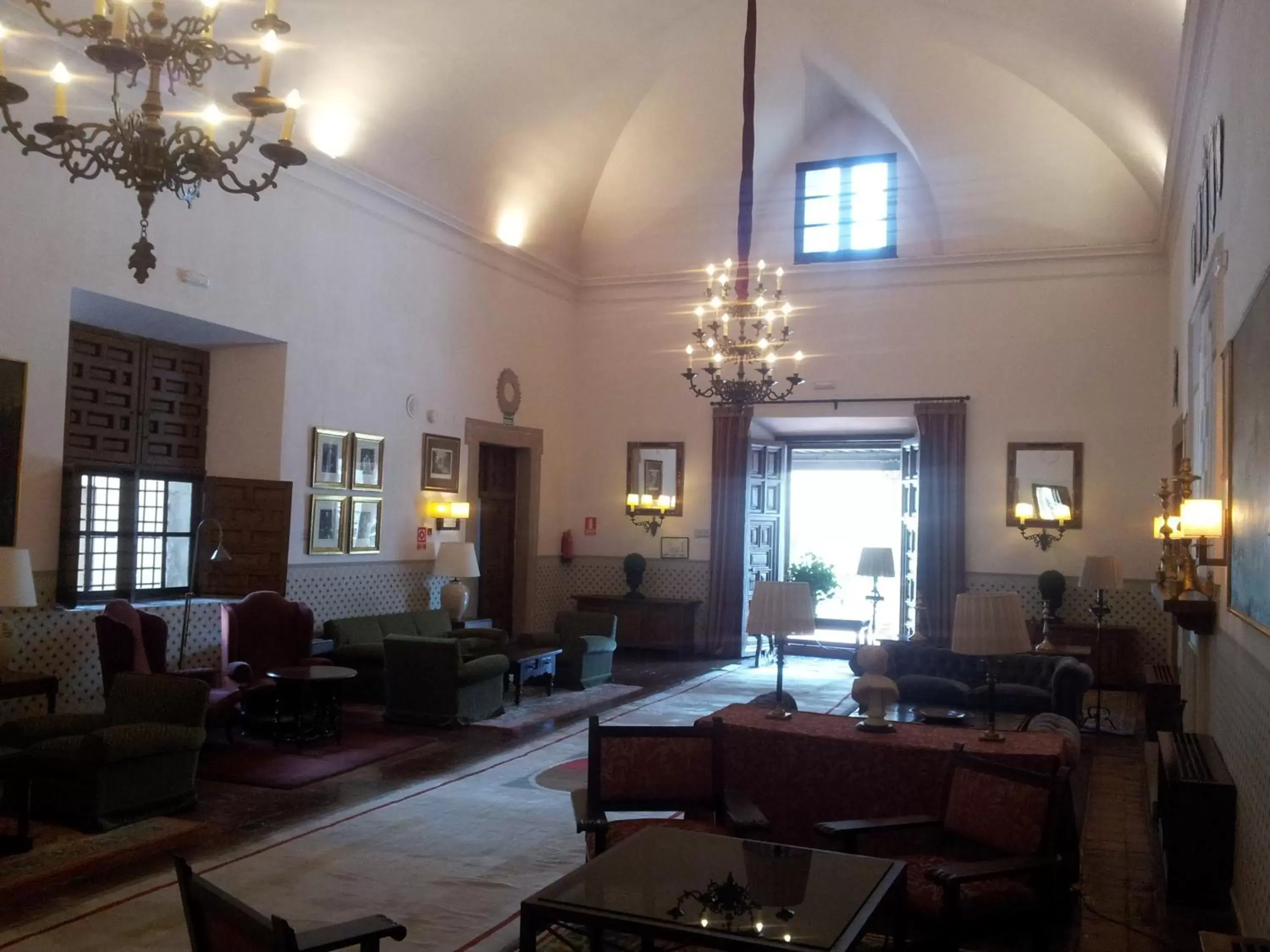 Communal lounge/ TV room, Seating Area in Parador de Oropesa