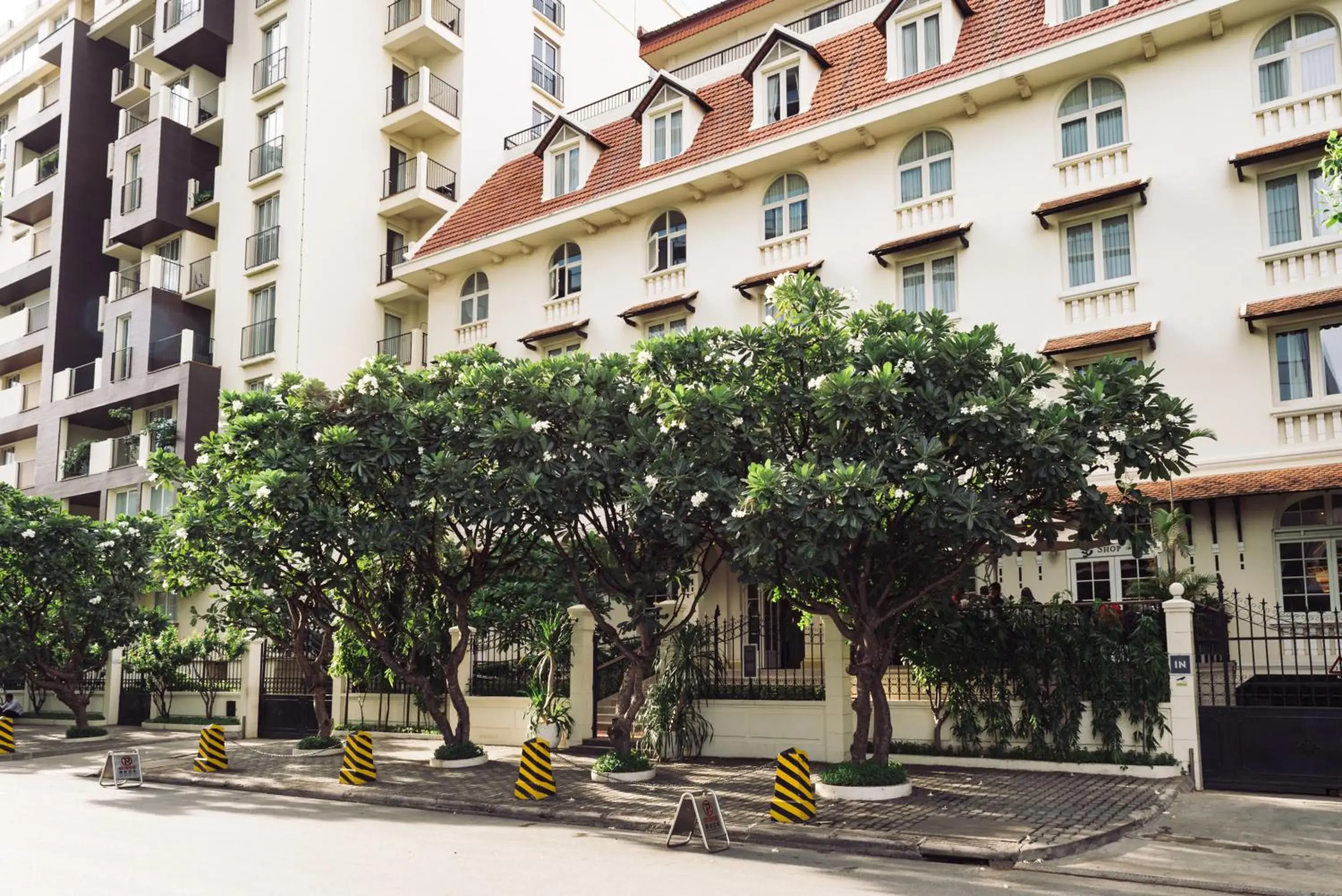 Property Building in Central Mansions Serviced Apartments