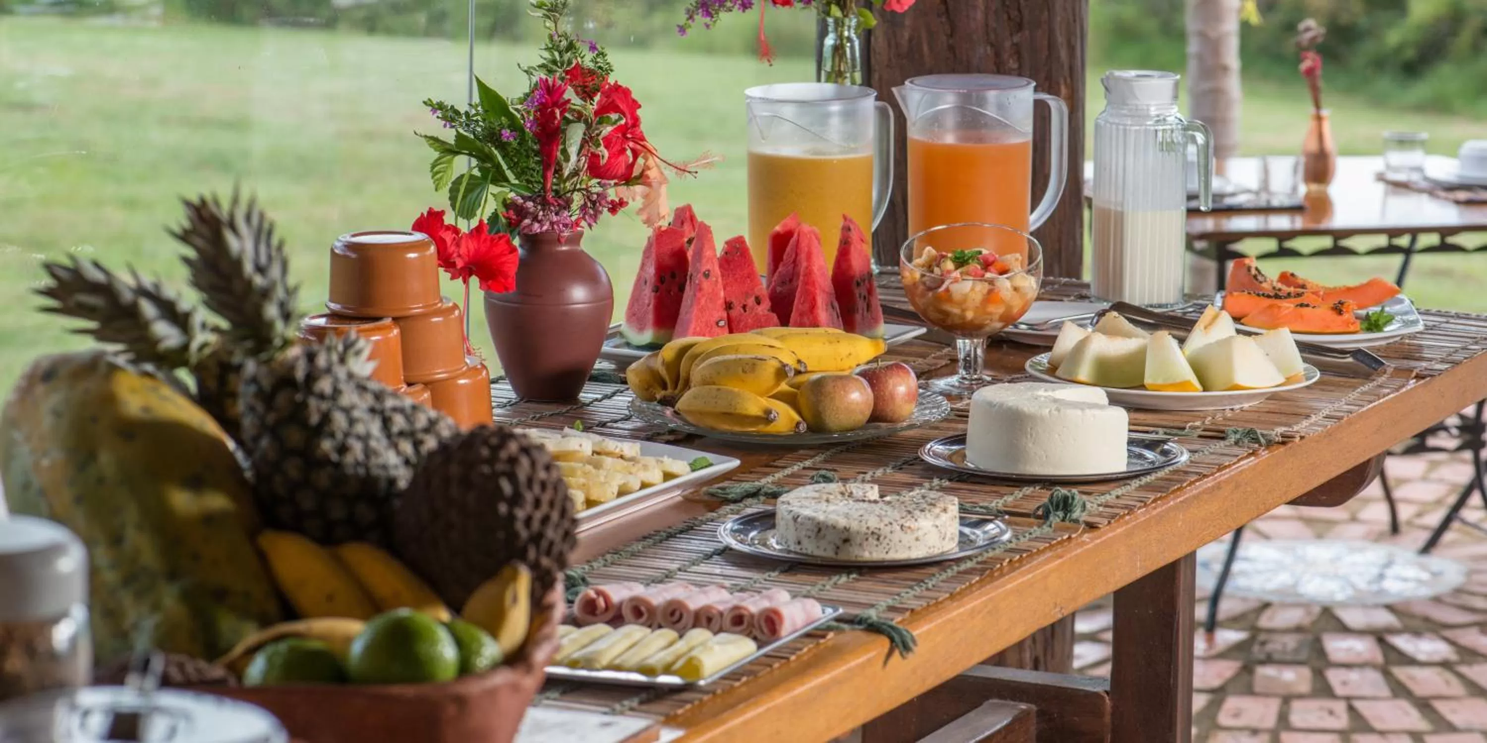 Buffet breakfast in Pousada do Parque