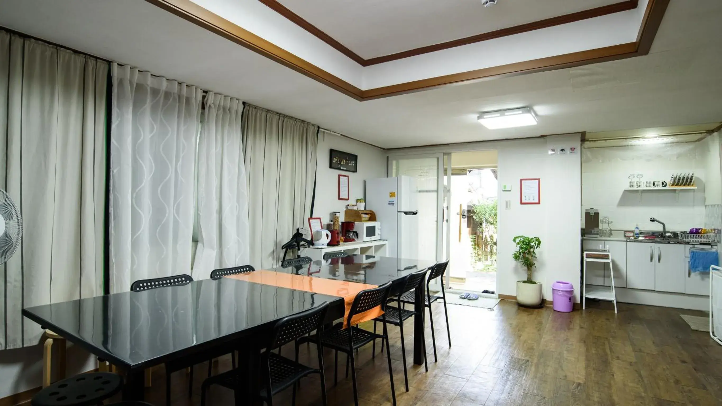 Communal lounge/ TV room, Lounge/Bar in Jeong House Hongdae