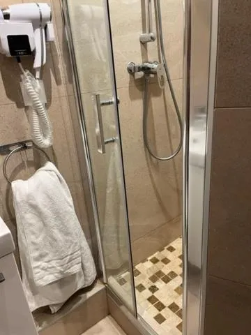 Shower in Hotel Luna Park