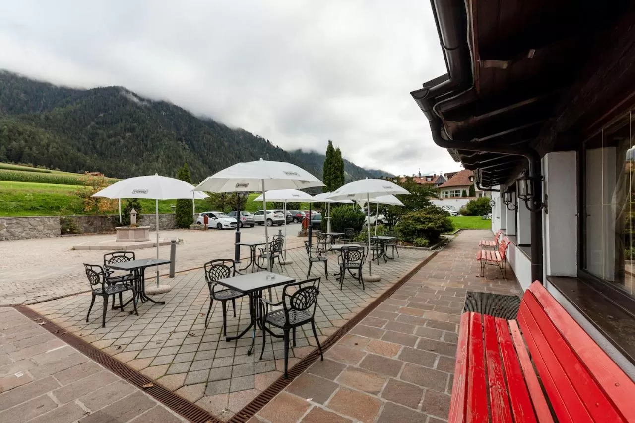 Patio in Smy Koflerhof Wellness & Spa Dolomiti