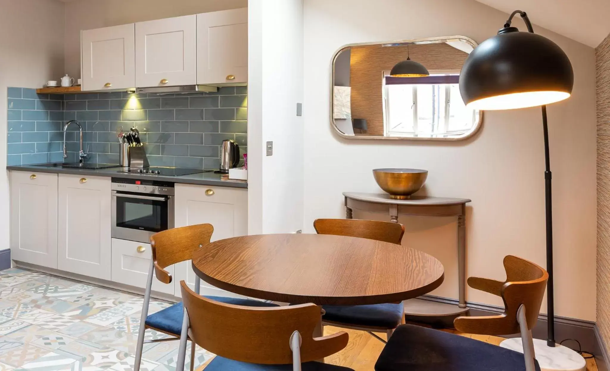 Kitchen or kitchenette, Dining Area in The Lawrance Luxury Aparthotel - Harrogate