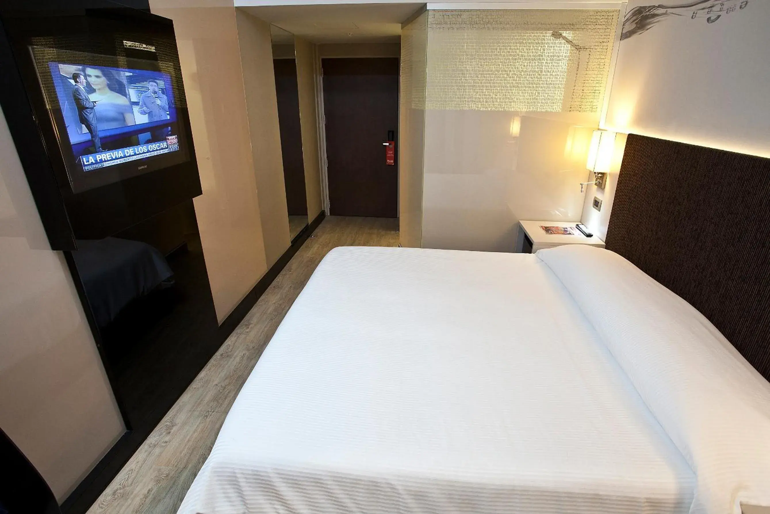 TV and multimedia, Bed in Two Hotel Buenos Aires