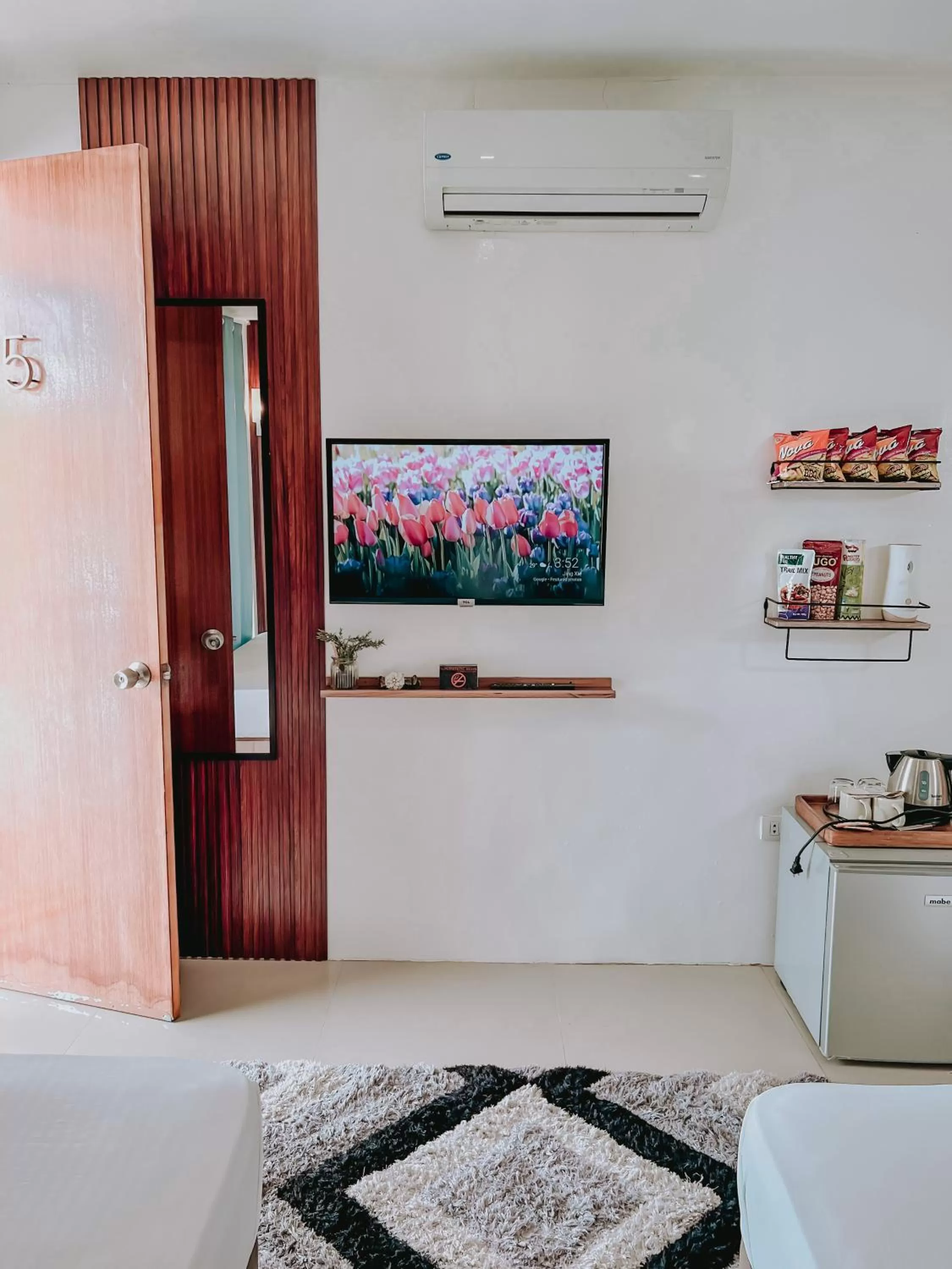 TV and multimedia in A Villas Resort & Restaurant