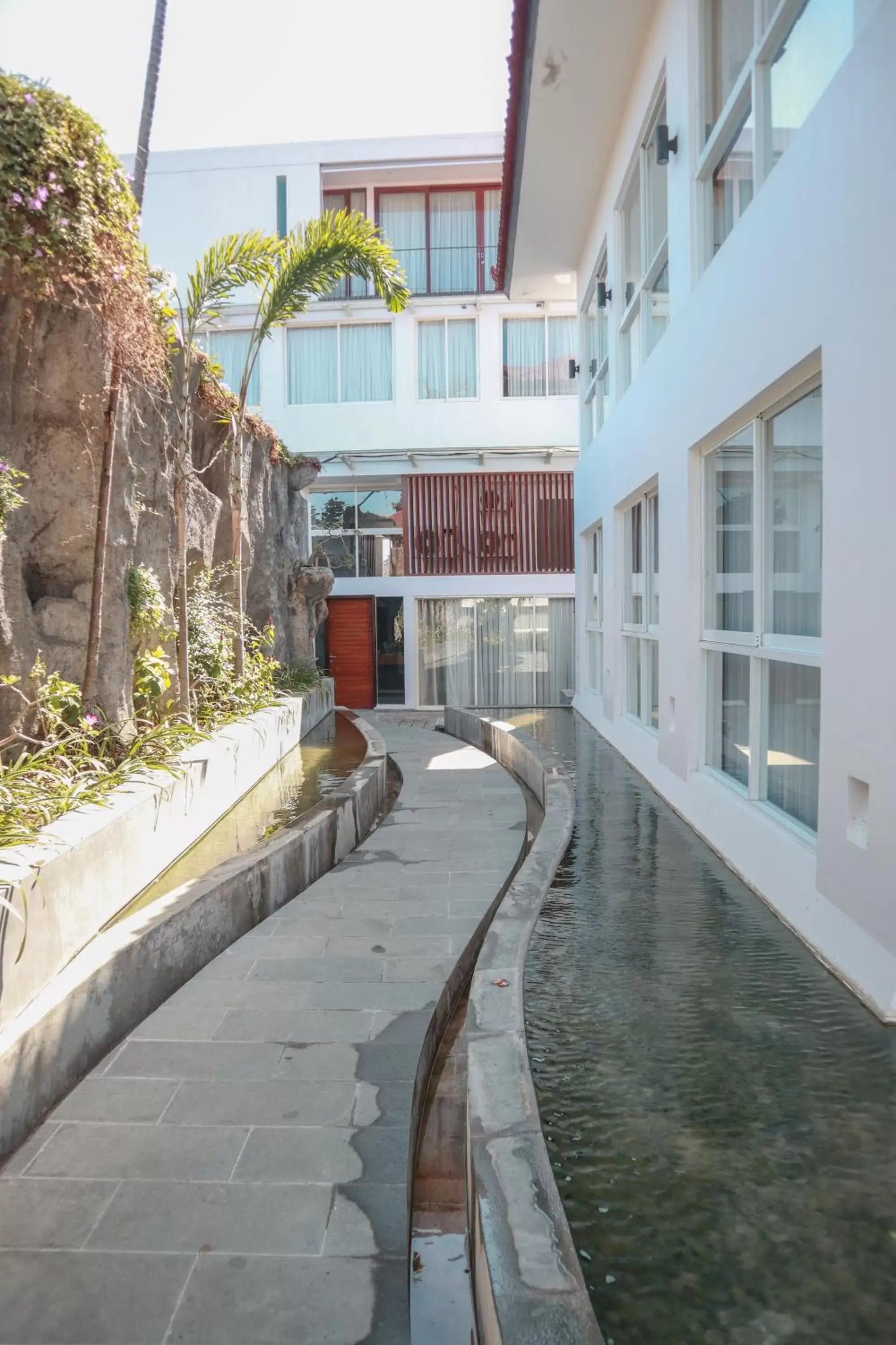 Facade/entrance in The Cakra Hotel Facade/entrance in The Cakra Hotel