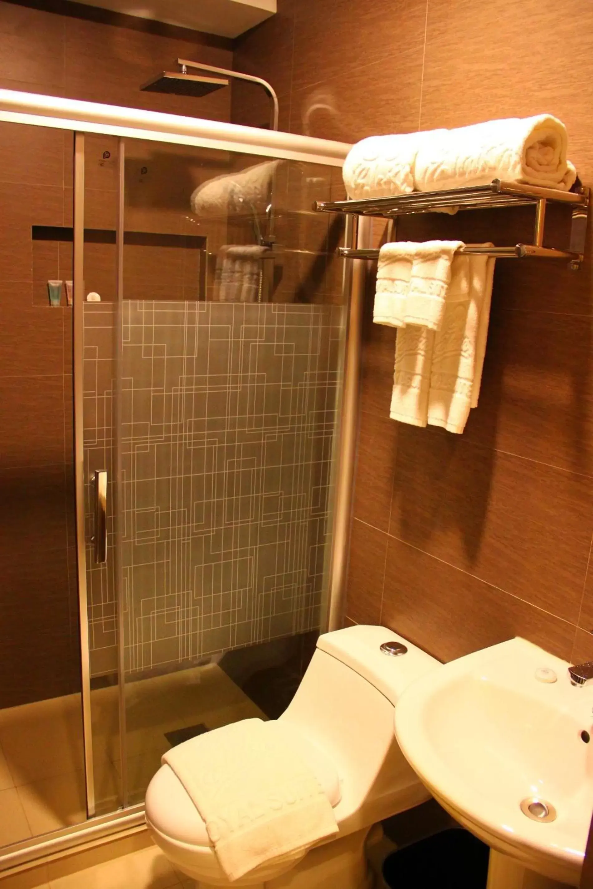 Bathroom in Eloisa Royal Suites